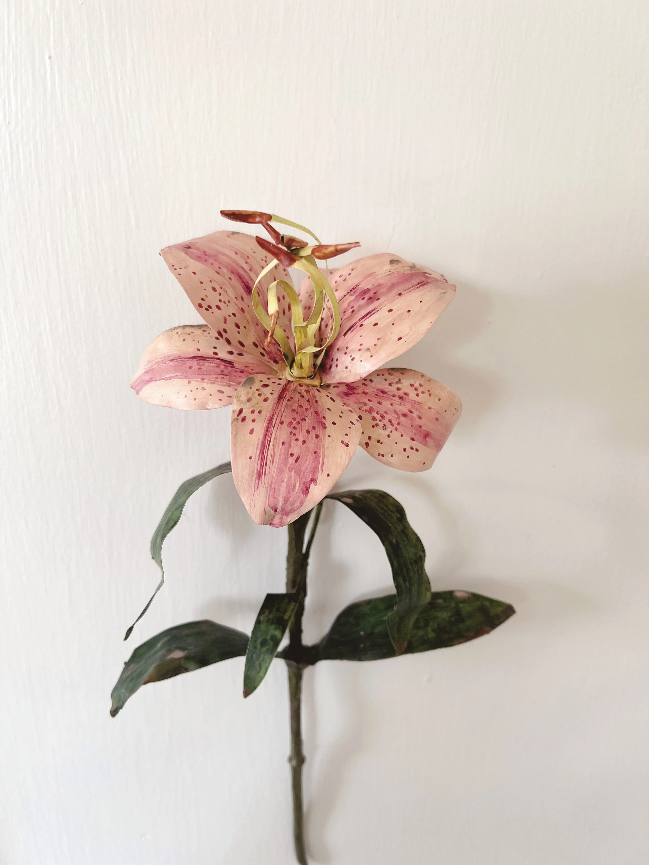 wall-flower-pink-tole-lily.JPG