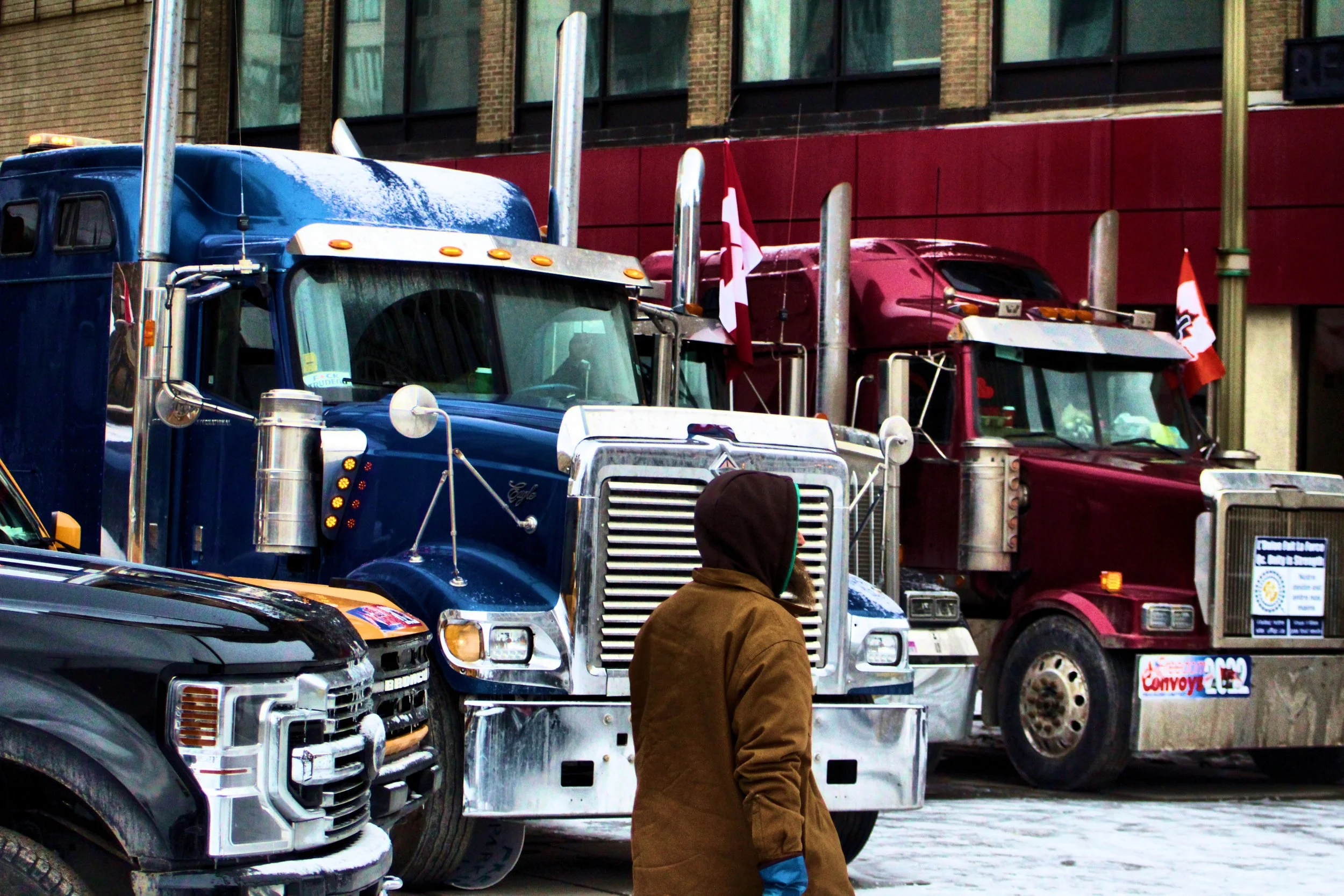 stephen king's trucks alternate opening.jpg