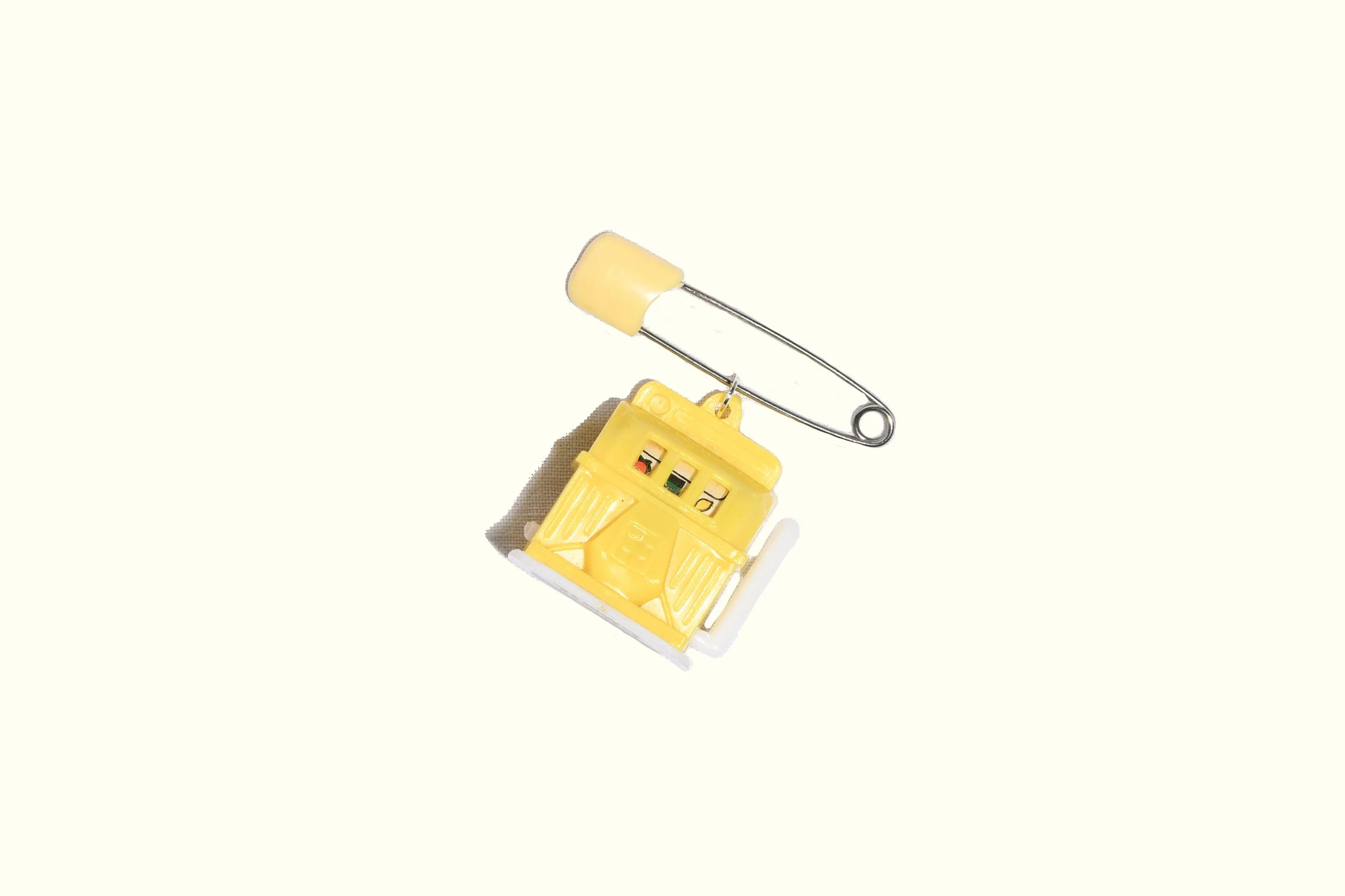 Toy Slot Machine Brooch Bag Charm-2.jpg