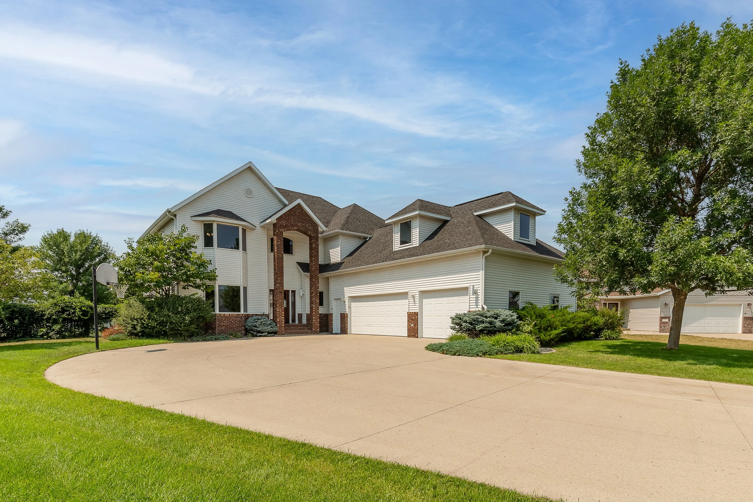 1226 45th Ave N-1 .jpg