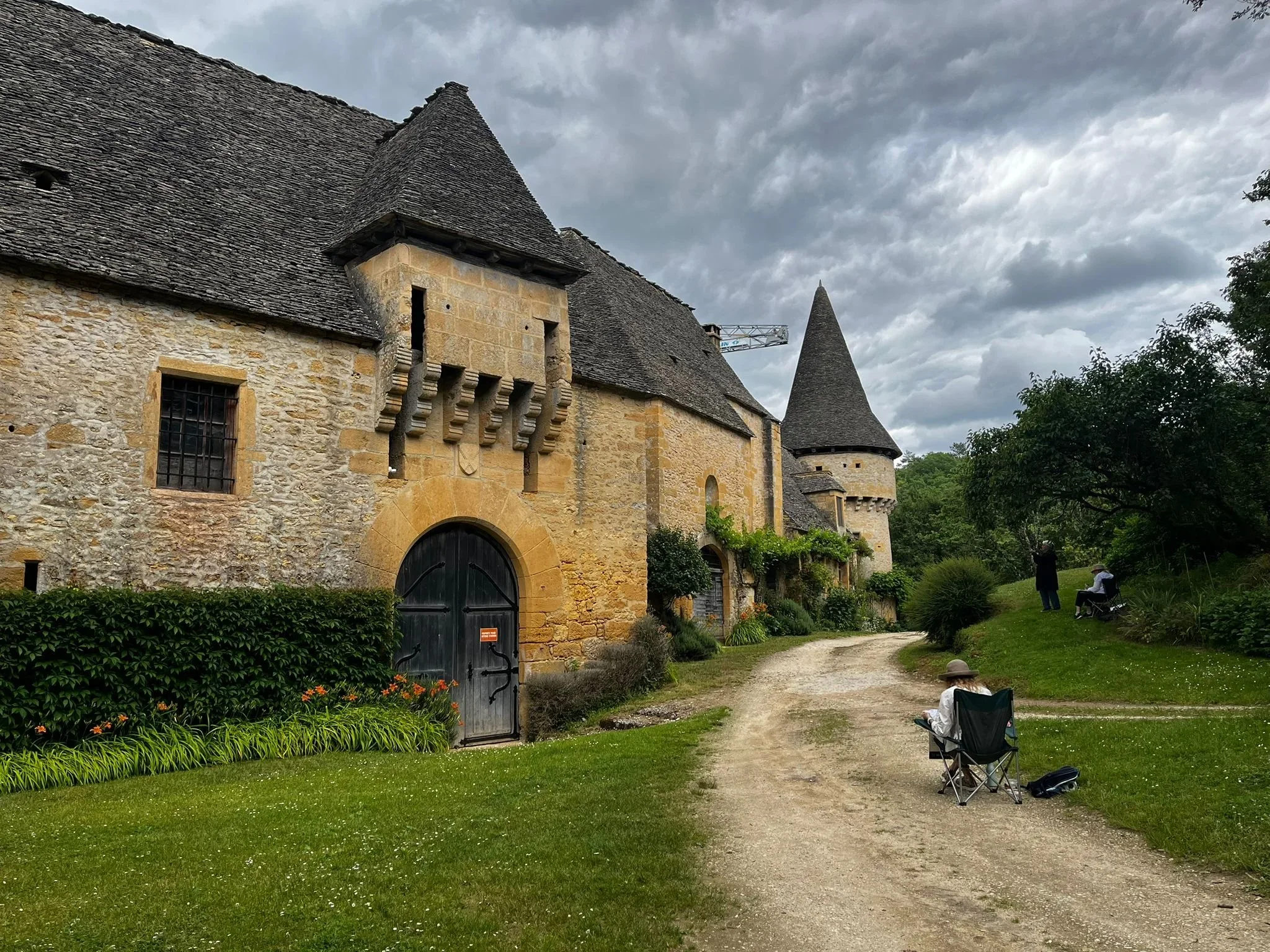 Drawing in Dorgone - France Art Retreat