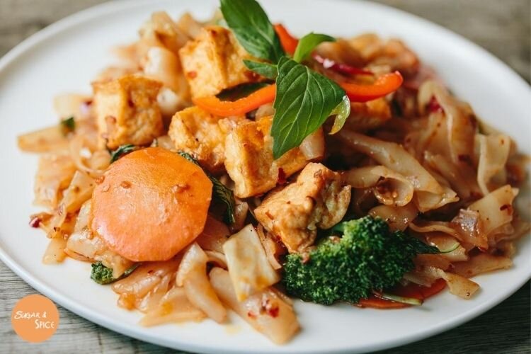 Tofu-Drunken-Noodle-Vegan-Meal-Sugar&Spice-Thai-cambridge.jpg