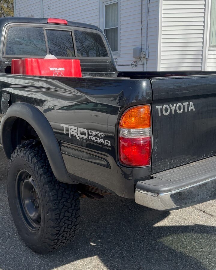 Cleaned up @iamtoantrinh new to him and Runner this morning after 28 degree temps derailed our first attempt on Tuesday. Always a challenge to iron out larger dents on older vehicles but this came up great. Thanks to @georgeosminkin and @selectspeeds