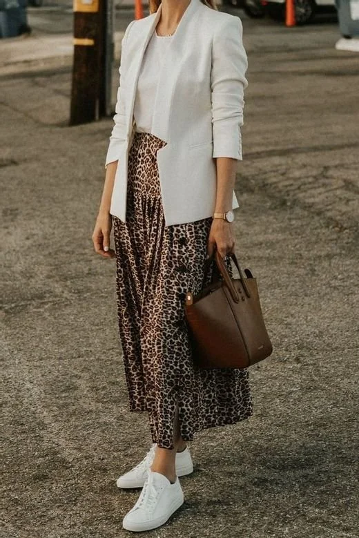 14 Ways to Style Midi Skirt in Fall (1).jpg