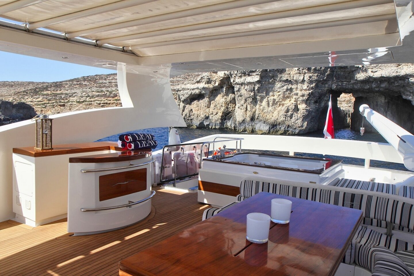 Flybridge Bar and Dining Area