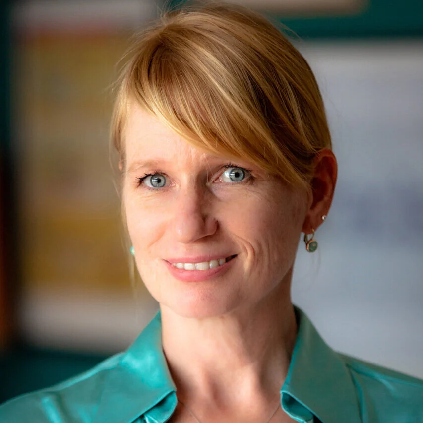 1902_Fiona_UOW_Headshots_5D3_0118.jpg
