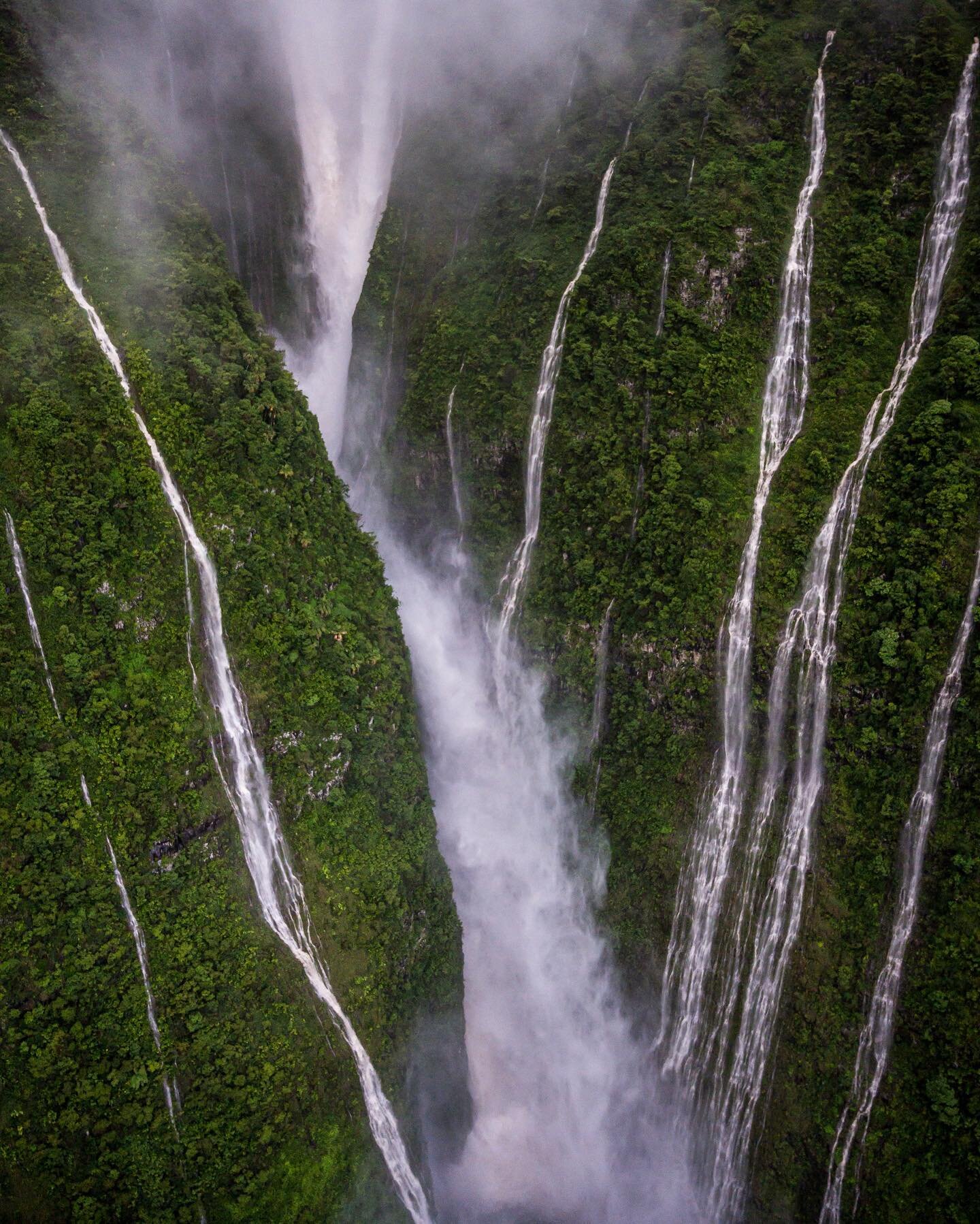 Olo&rsquo;upena Falls, Moloka&rsquo;i during the heavy rains. Standing at 2,953ft it is the tallest waterfall in the North America and #4 in the World. The Power of Nature is astonishing. Imagine how many gallons of water go over cliff per minute?