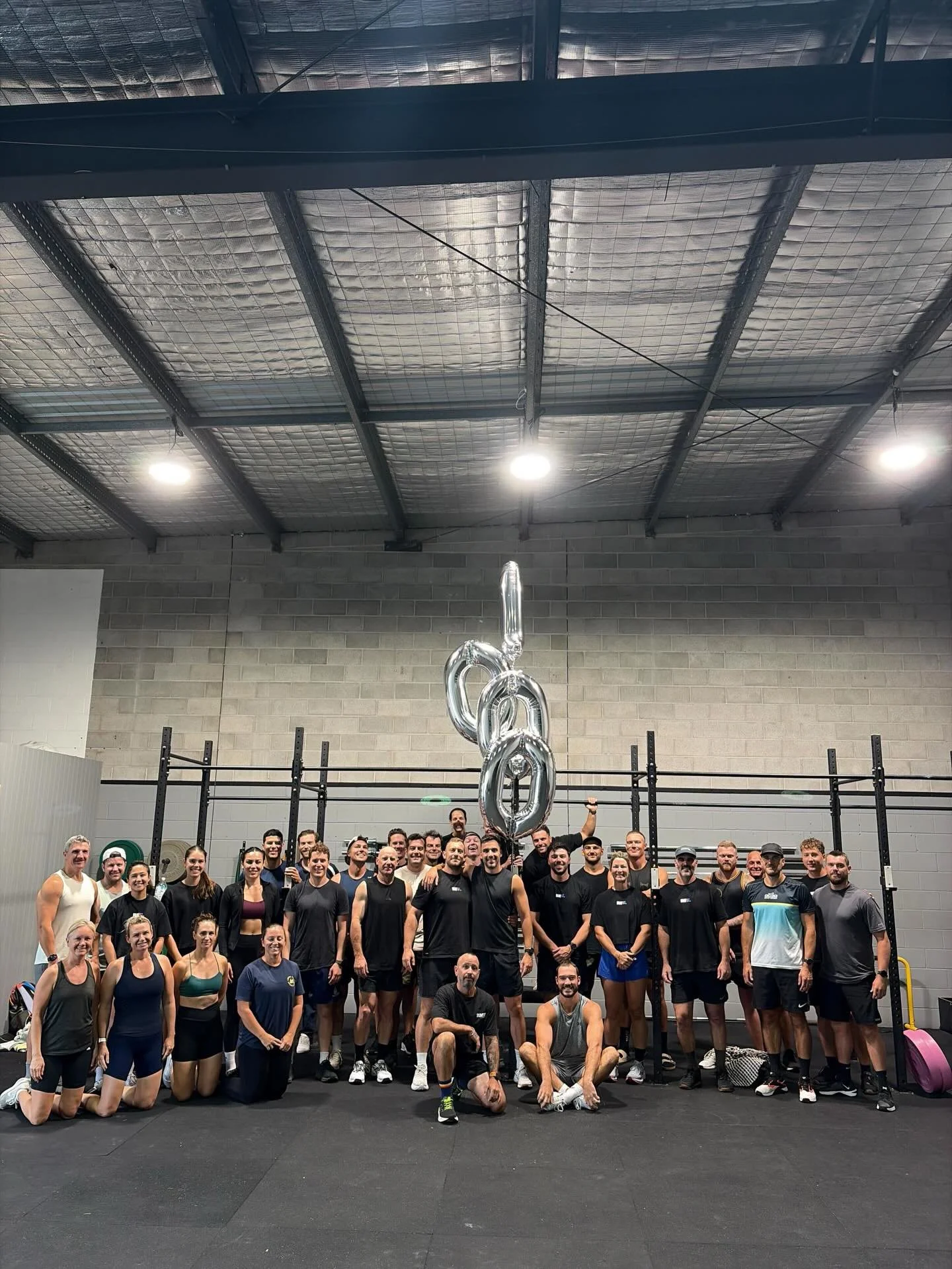 HANDEL MAKES THE TONNE. 
1000 sessions for @jordanhandel in 4.5 years which equals an average of 4.3 sessions a week! 
You&rsquo;re our favourite person to rip mate but we take our hat off to your commitment and discipline to your training. BMF would