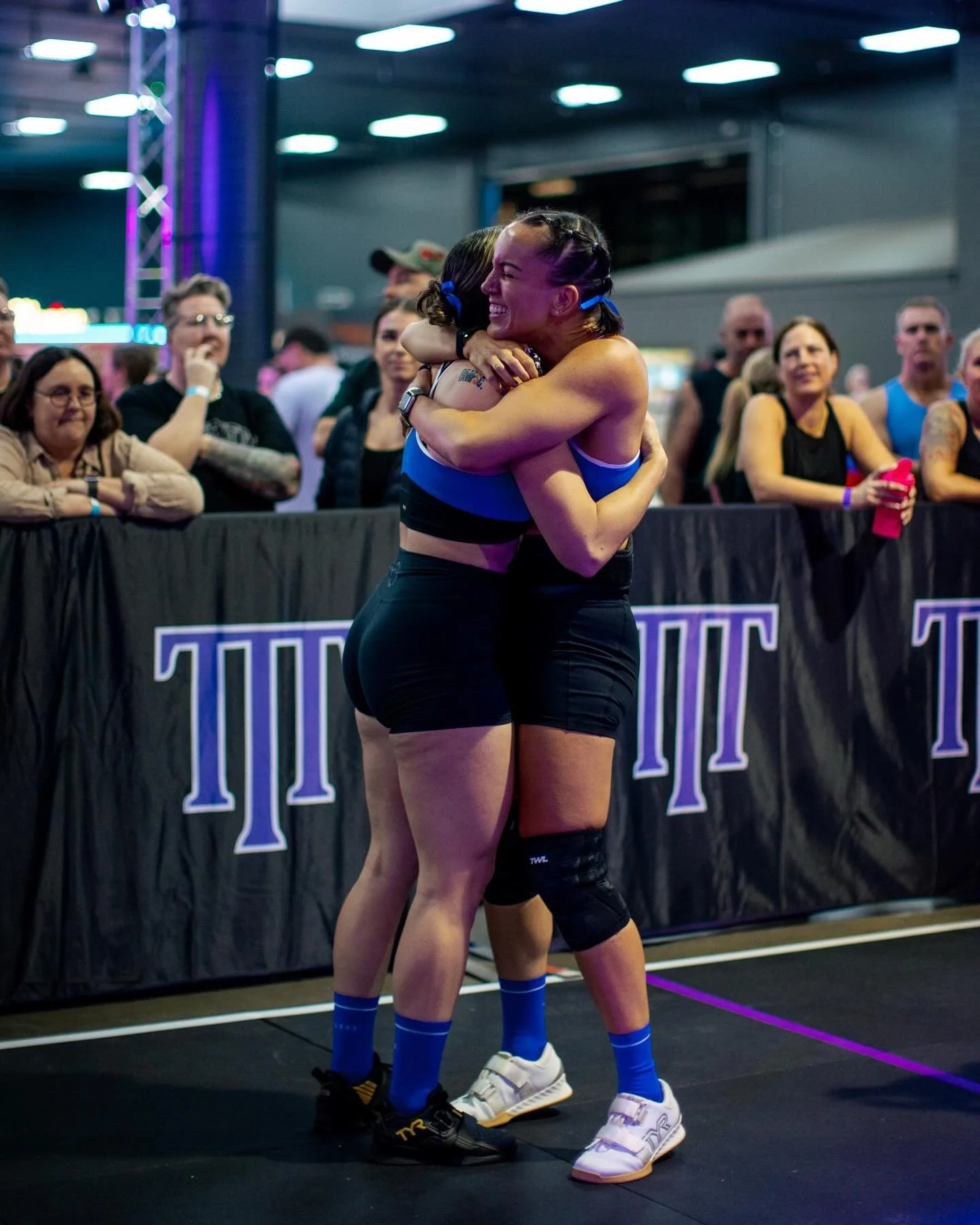 Did it even happen if you weren&rsquo;t in matching outfits!? 🖤💙