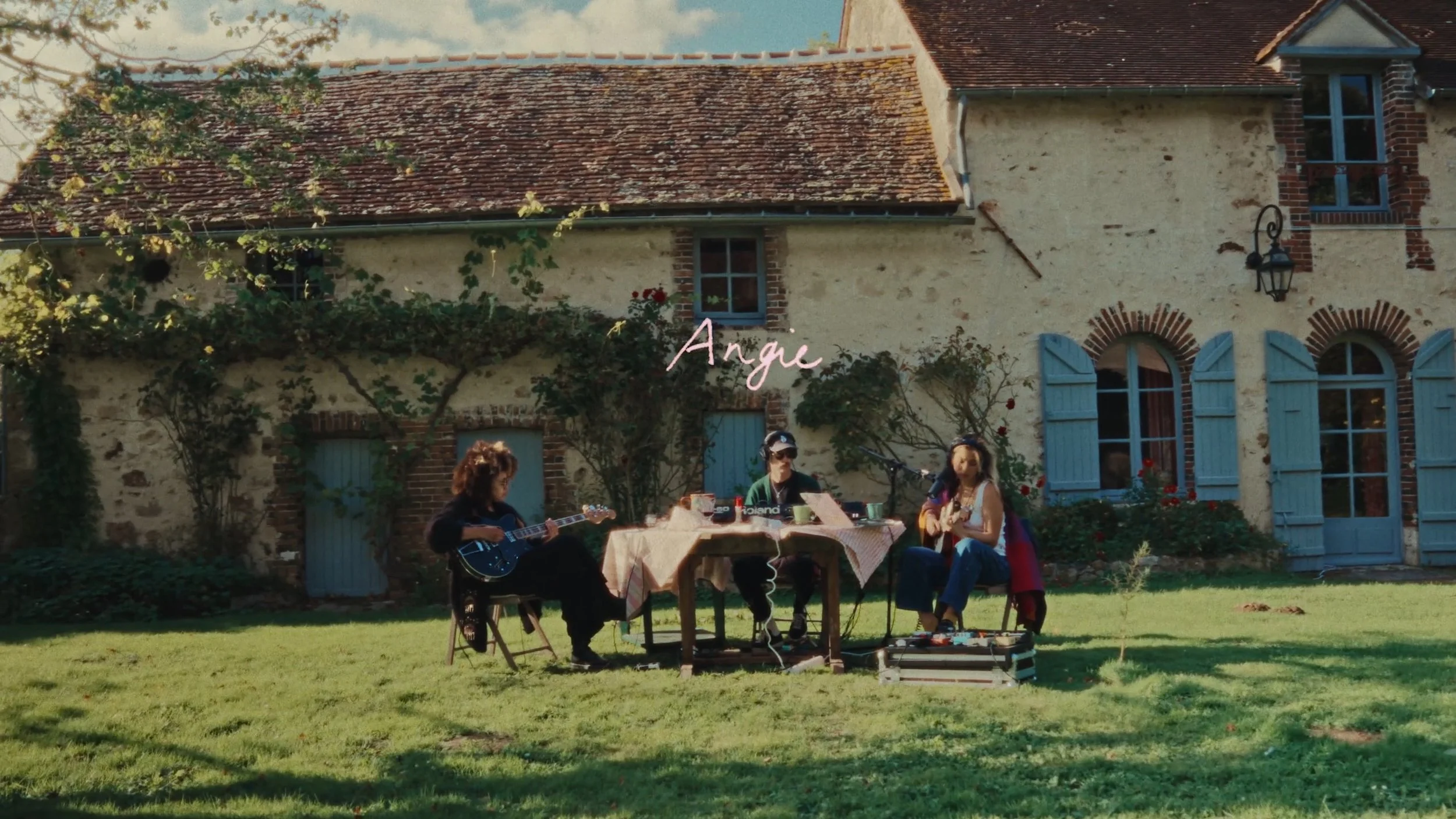 Spill Tab | Angie Live From France