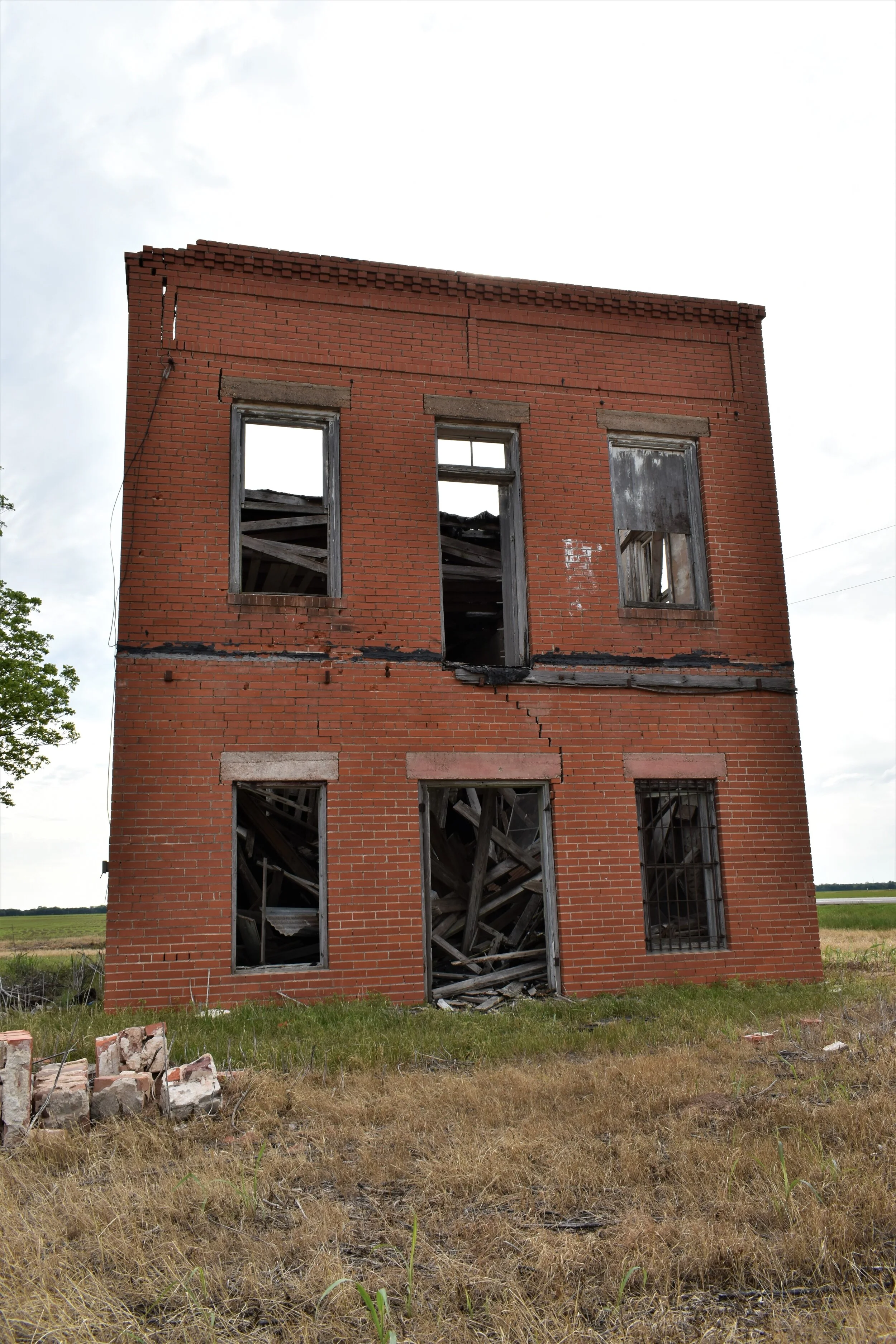Old gas station (?( - FM 485 @ FM 1644 near Hearne