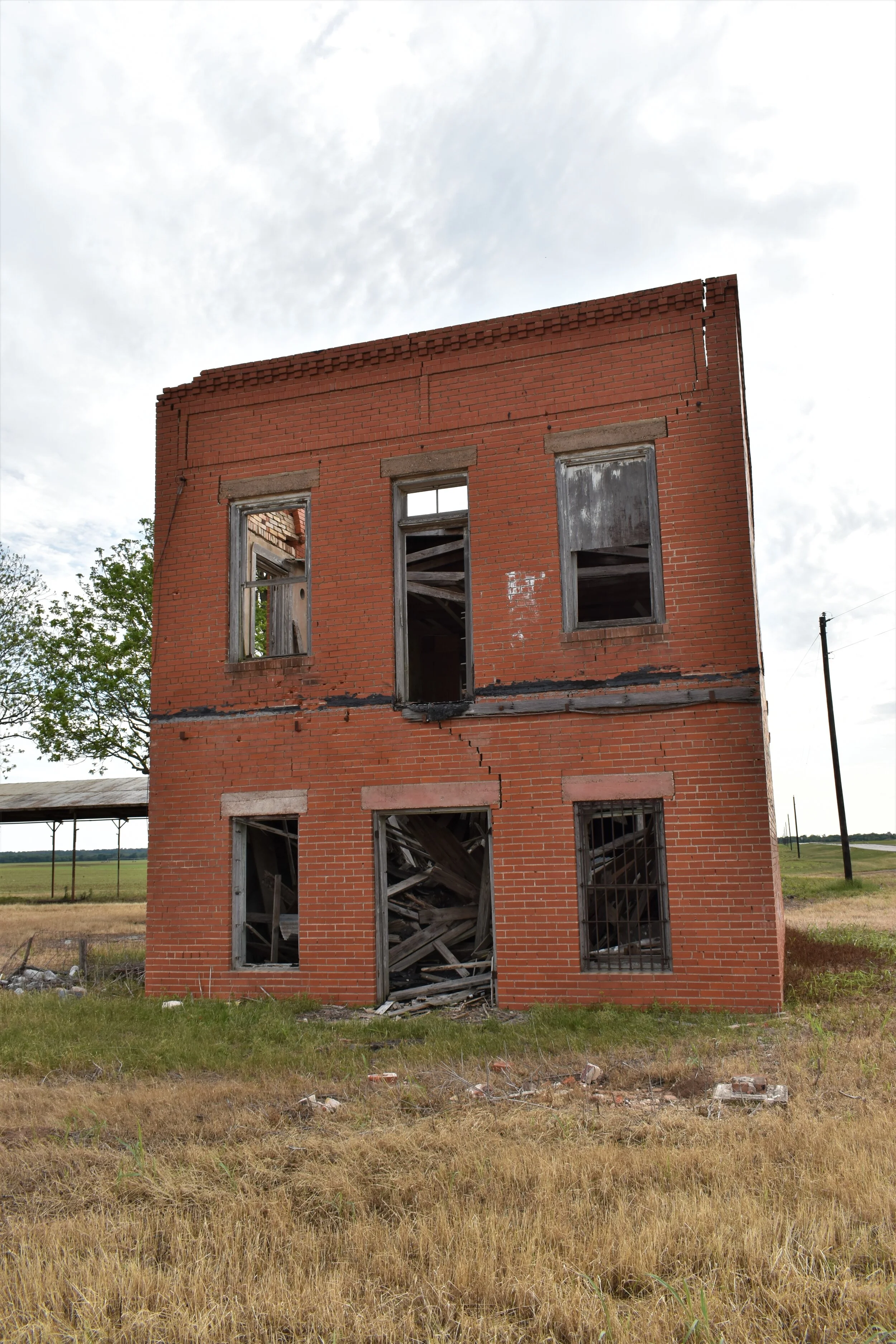 Old gas station (?) - FM 485 @ FM 1644 near Hearne