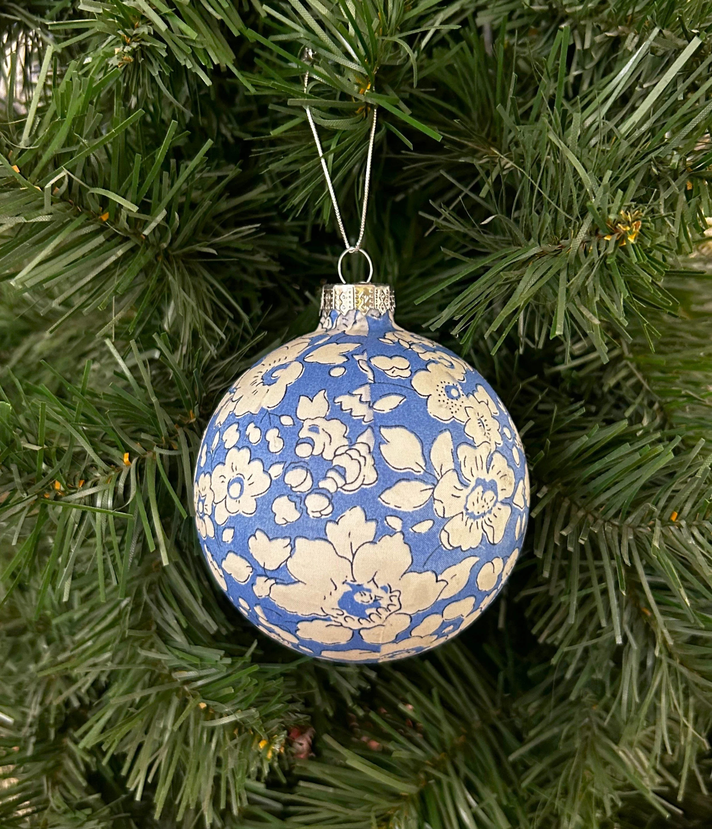 LIBERTY CHRISTMAS BAUBLE 'BETSY BOO' BLUE