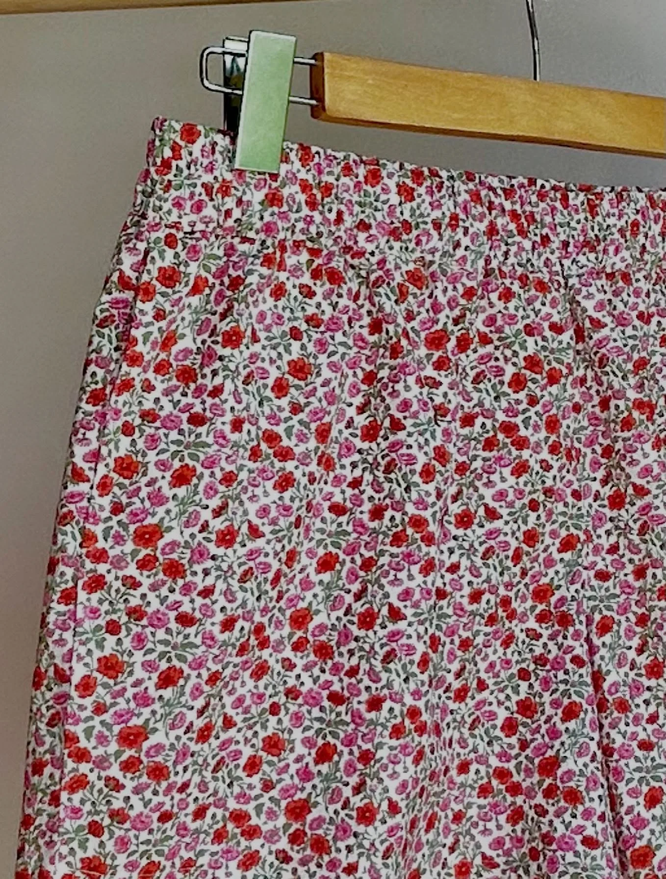 Spotlight on Liberty of London &lsquo;Freyja Daisy&rsquo;. A sweet, small floral print in shades of pink and red. So very fresh for spring. 🌸
PJ shorts are now online at idlewilde.com.au

#libertyoflondon #libertyfabric #idlewilde