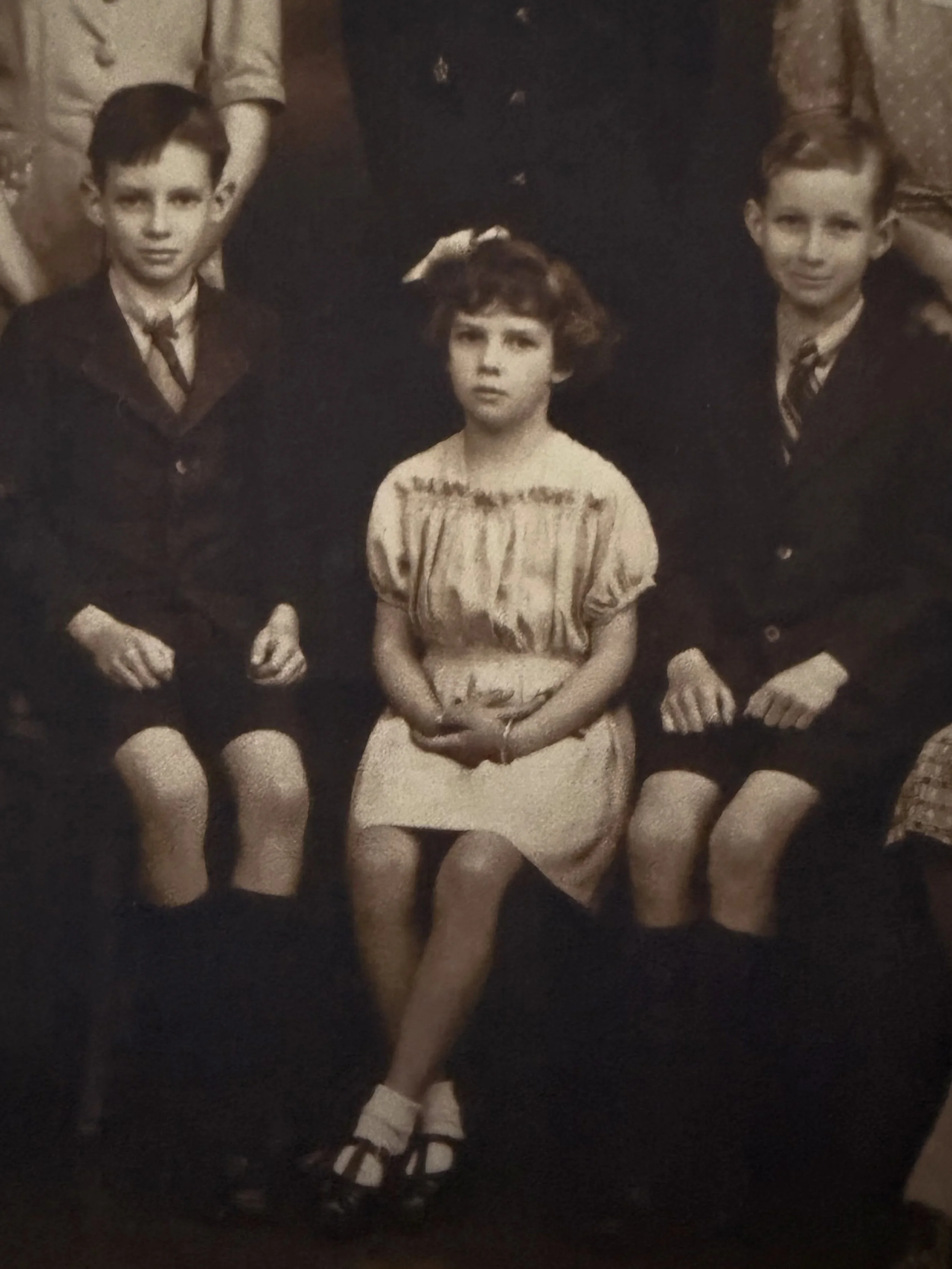 Today I lost a bit of sunshine - my mummy. A wife of 56 years, mother of 4, grandmother of 10 plus 2 step-grandchildren. A girl from Warwick who would much prefer to be gardening than doing housework - definitely a trait I picked up! And fabric and p