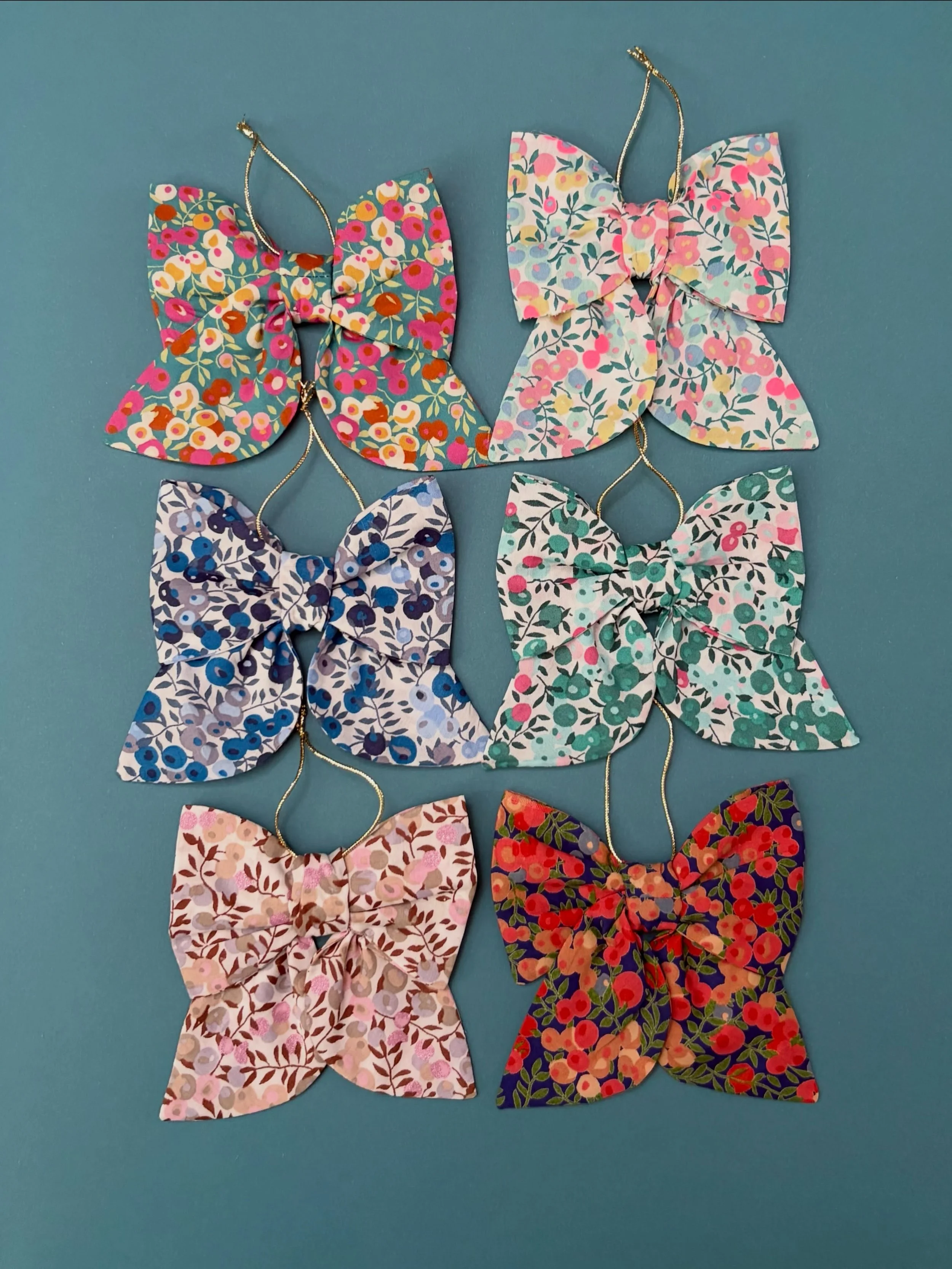 Lots of new Liberty Christmas bows available online now. #libertyoflondon #libertyfabric #christmas