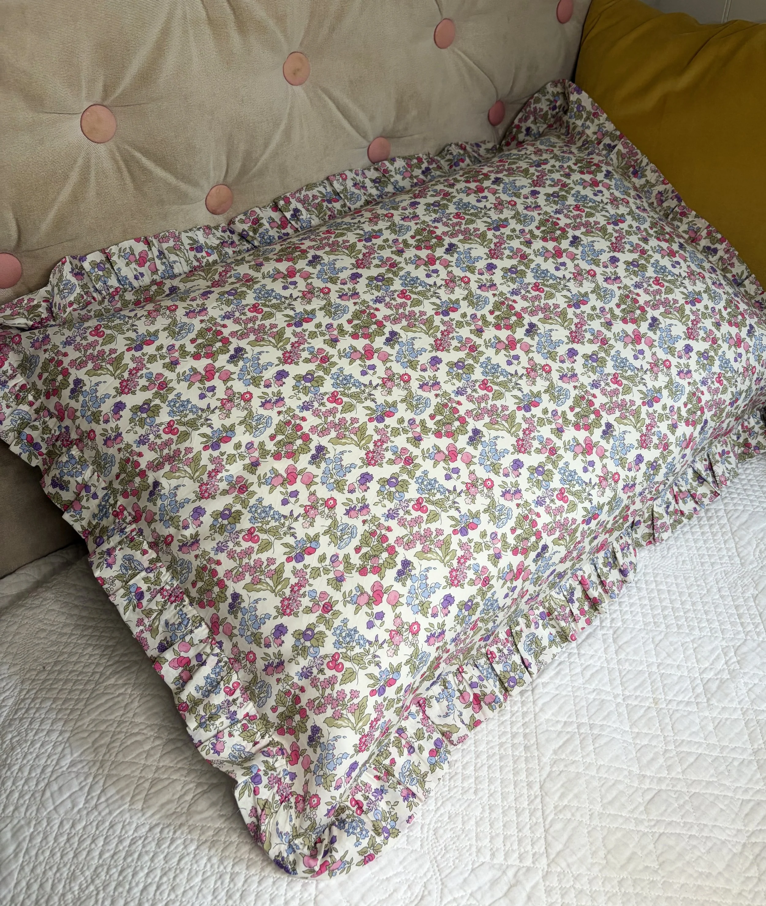 Ruffle edged pillowcase Liberty 'Nancy Ann' pink