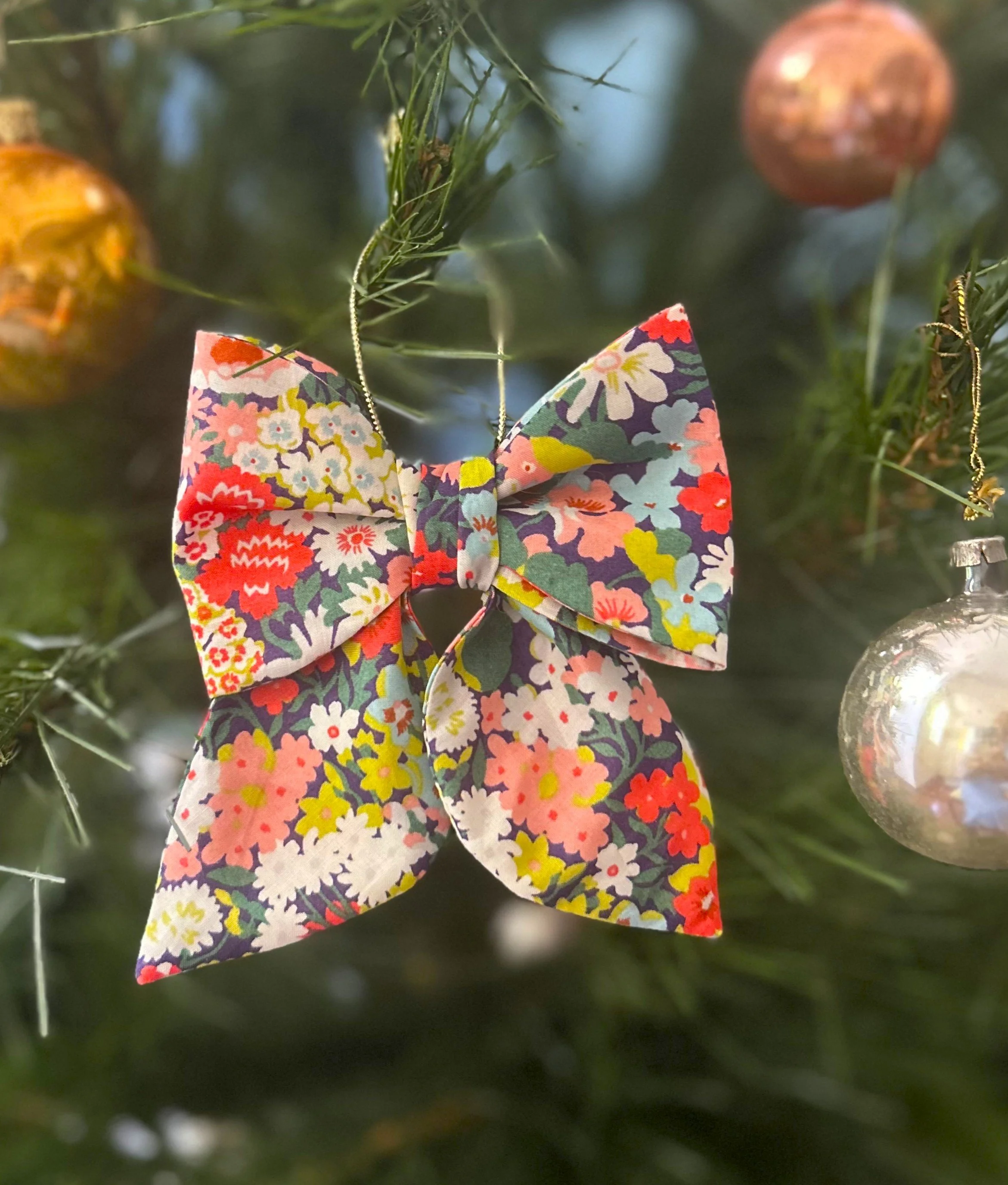 Liberty of London Christmas bow 'Thorpe' red