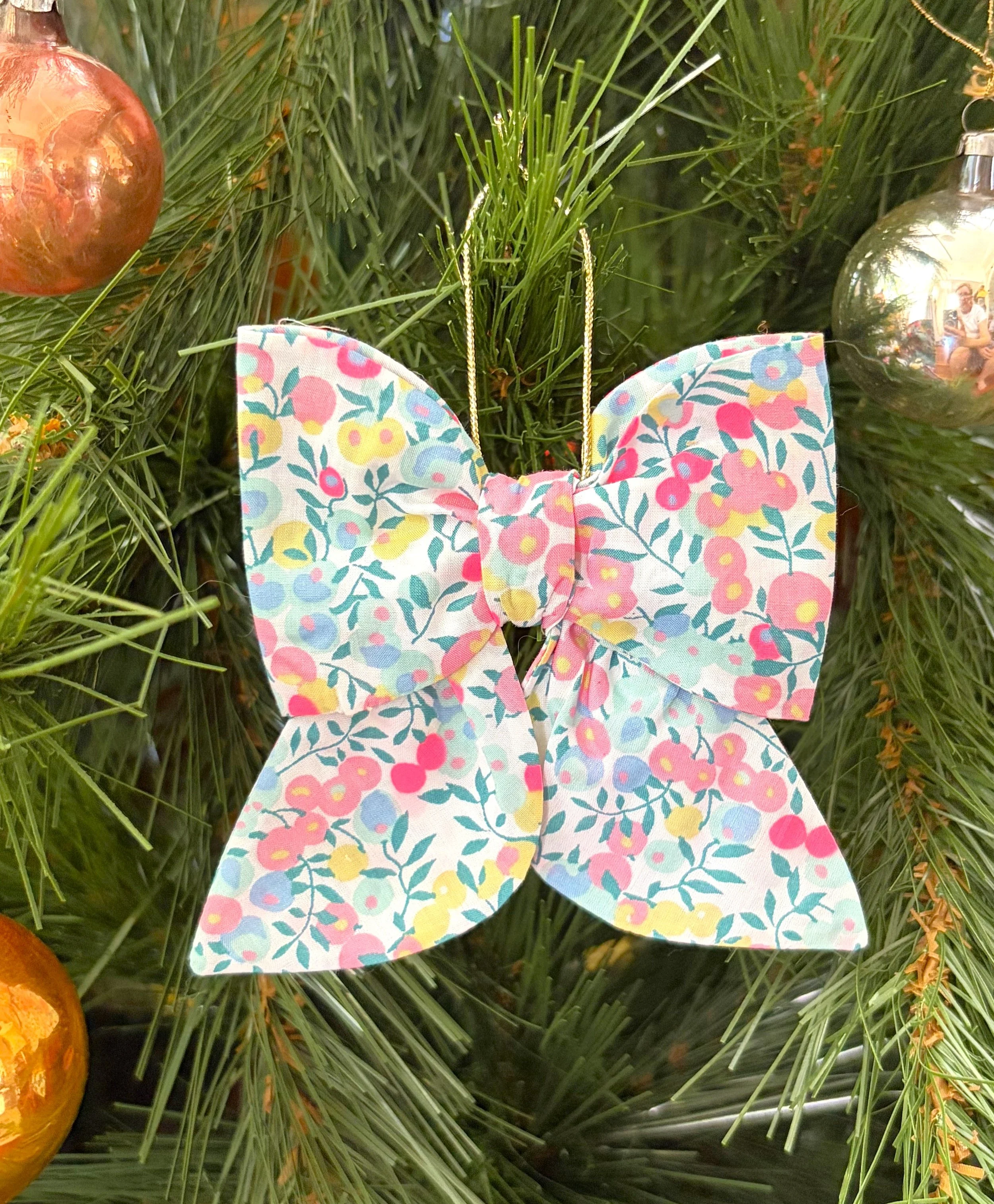 Liberty of London Christmas bow 'Wiltshire' pastels