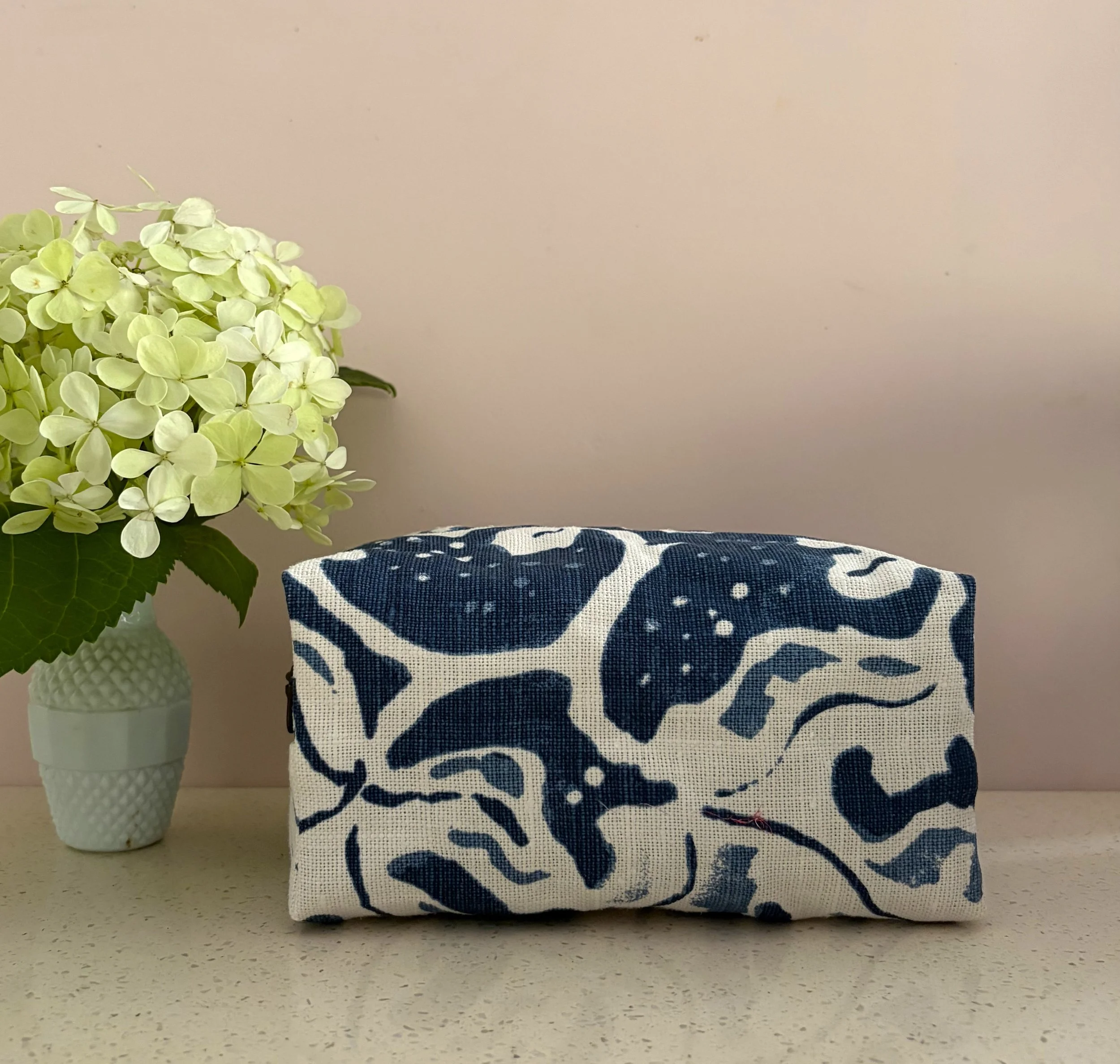 Rectangle makeup bag - Anna Spiro 'Elsternwick Fig' navy