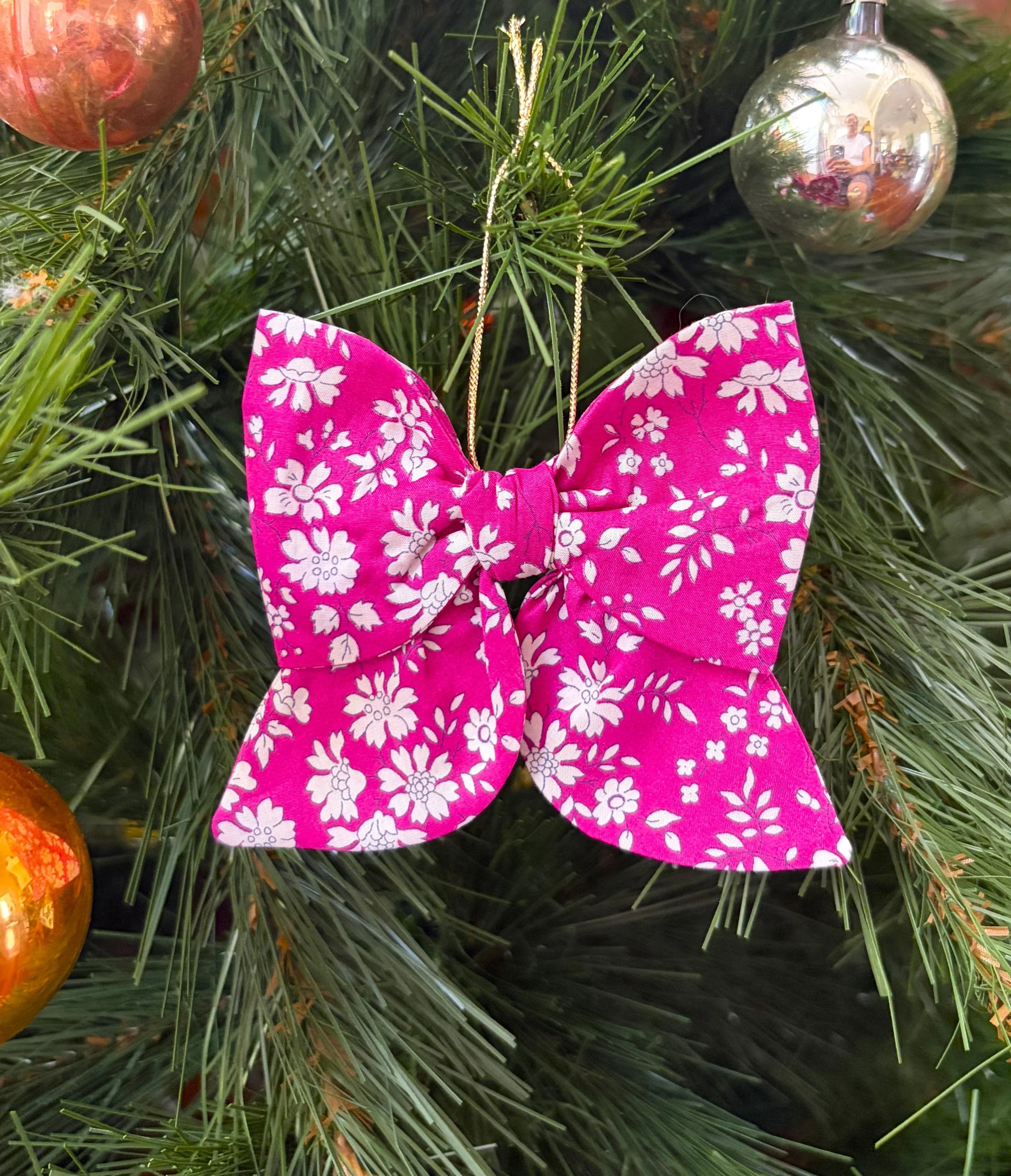 Liberty of London Christmas bow 'Capel' pink