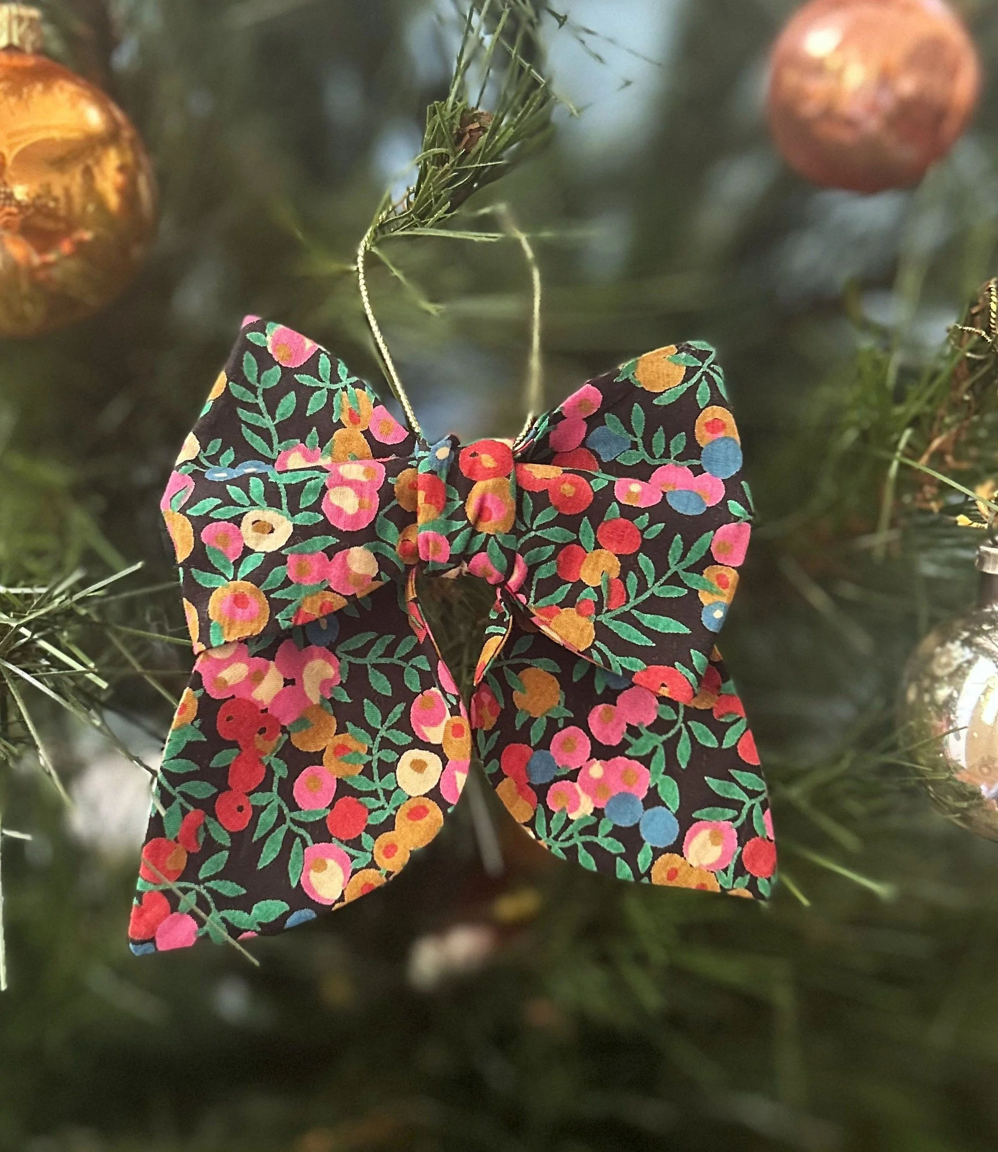 Liberty of London Christmas bow 'Wiltshire' black