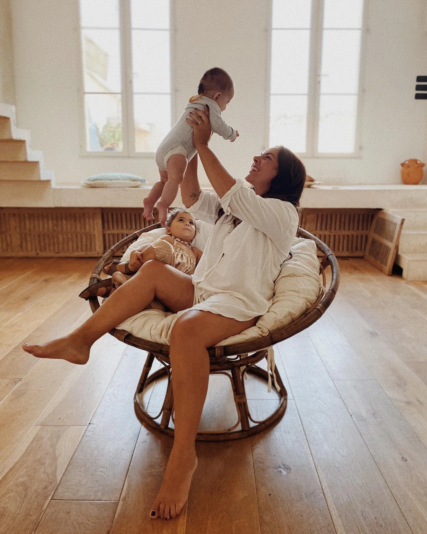 Improviser l&rsquo;essentiel 🤍
.
Cette semaine s&rsquo;annonce vraiment intense...
Les travaux vont commencer, les cartons vont arriver, la canicule et les aller-retour dans les escaliers ne font pas bon ménage sans compter bébé india qui est ave