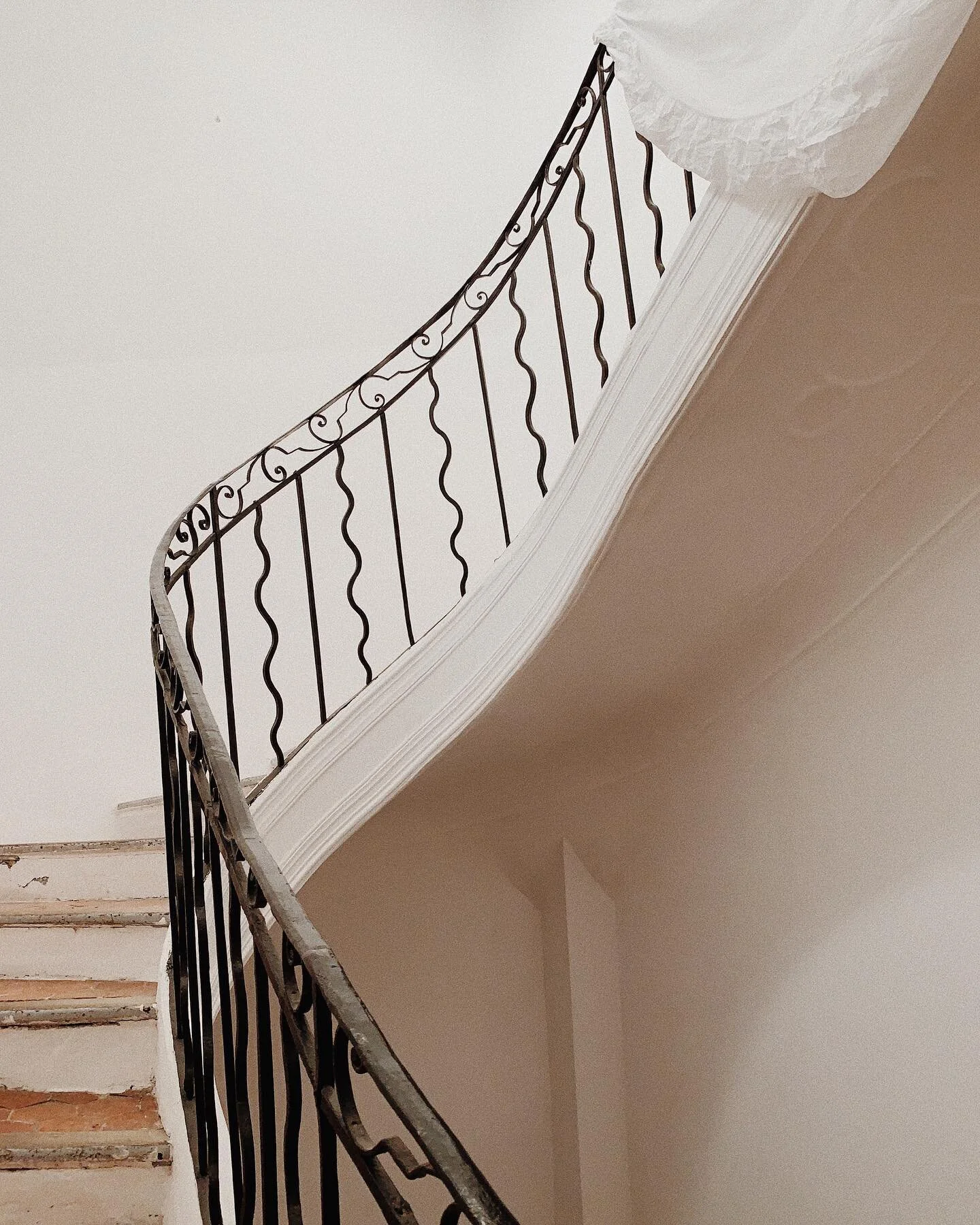 Tic tac, plus que quelques jours avant d&rsquo;emménager 🗝
.
.
.
.
#laciotattourisme #laciotatcentreville #laciotatgram #laciotat #decorationinterieur #newproject #familytime #newhome #homesweethome #welcomehome #interiordesign #interiordecor