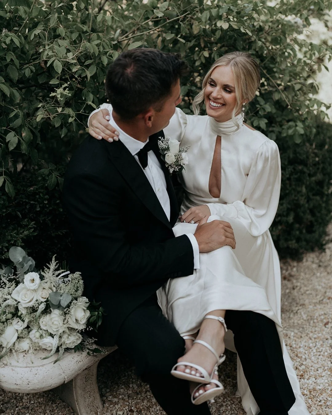 Some love stories are meant to be told under golden light, far from the noise of the world. Taylor &amp; Danny chose to leave the big guest list behind and exchange vows in the heart of Tuscany&mdash;just the two of them.

Love story captured by @ari