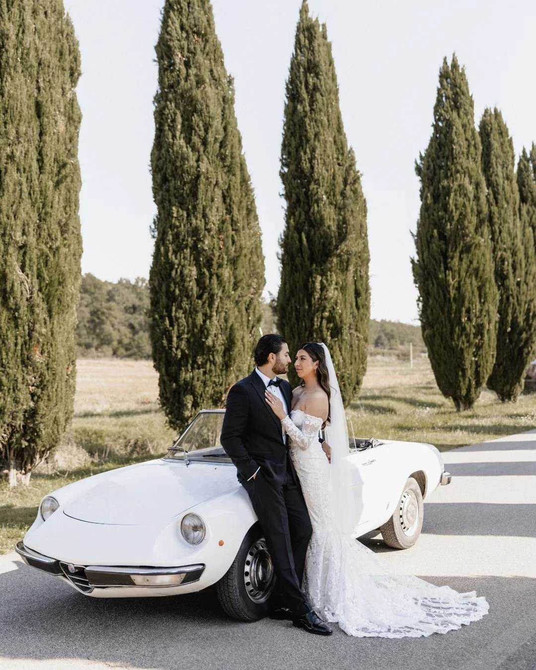 Vanessa and Erick&rsquo;s elopement in stunning Tuscany, Italy. What made their day so meaningful was not only the beauty around them but the space to be fully themselves 🤍

They chose to celebrate with just a few loved ones, keeping the atmosphere 