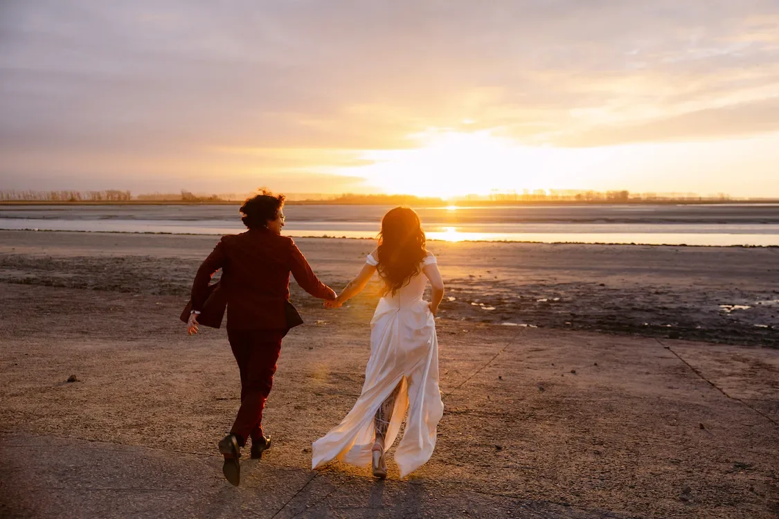 Coiple elopement portrait in Mont Sait Michel, france