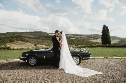 Elope in Tuscany