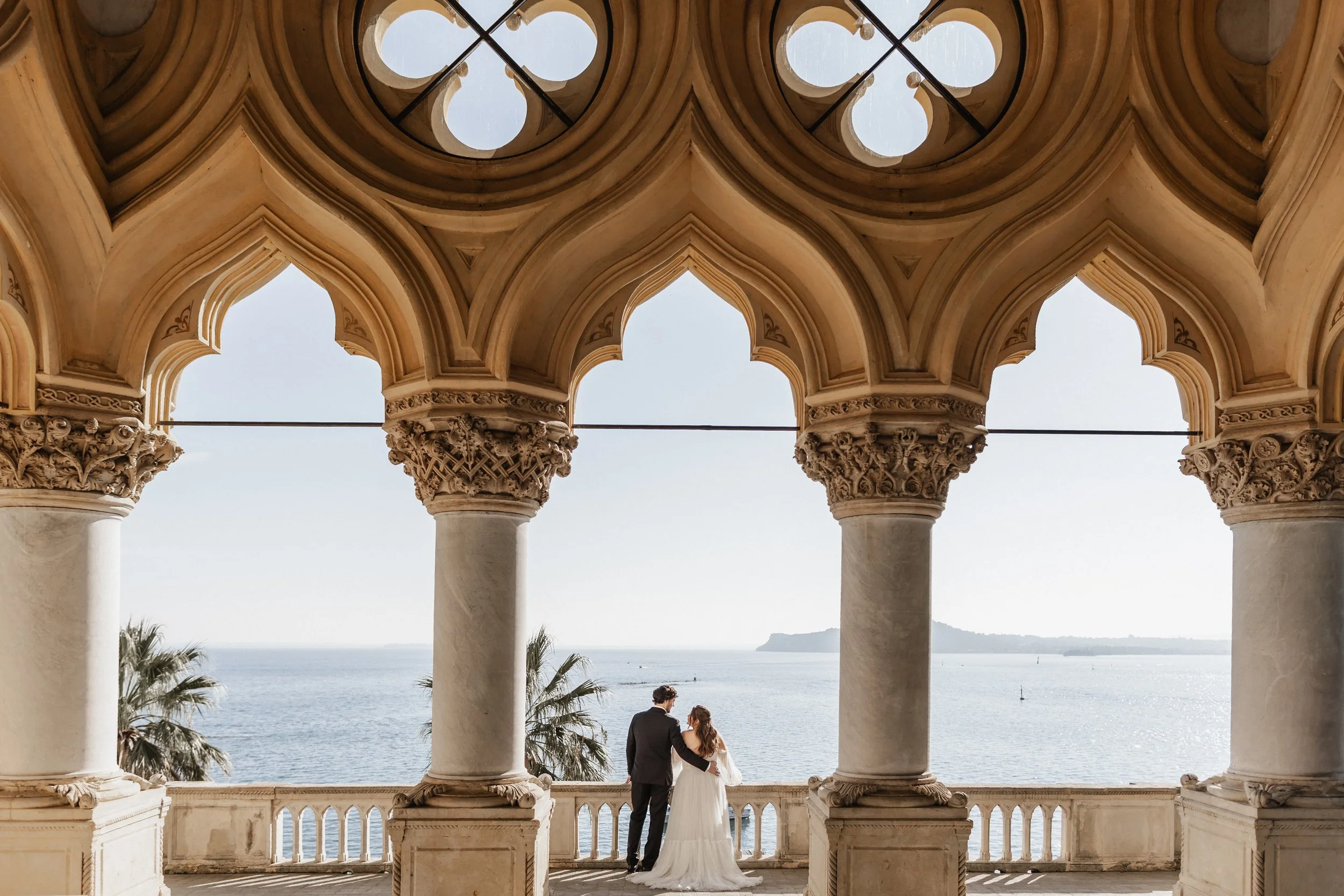 elope in lake garda