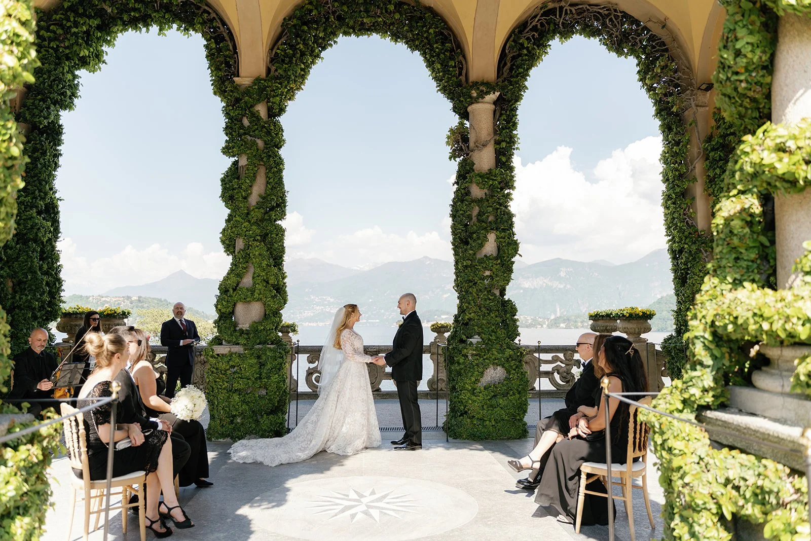 Elope in italy - elope in lake como - elopement packages italy