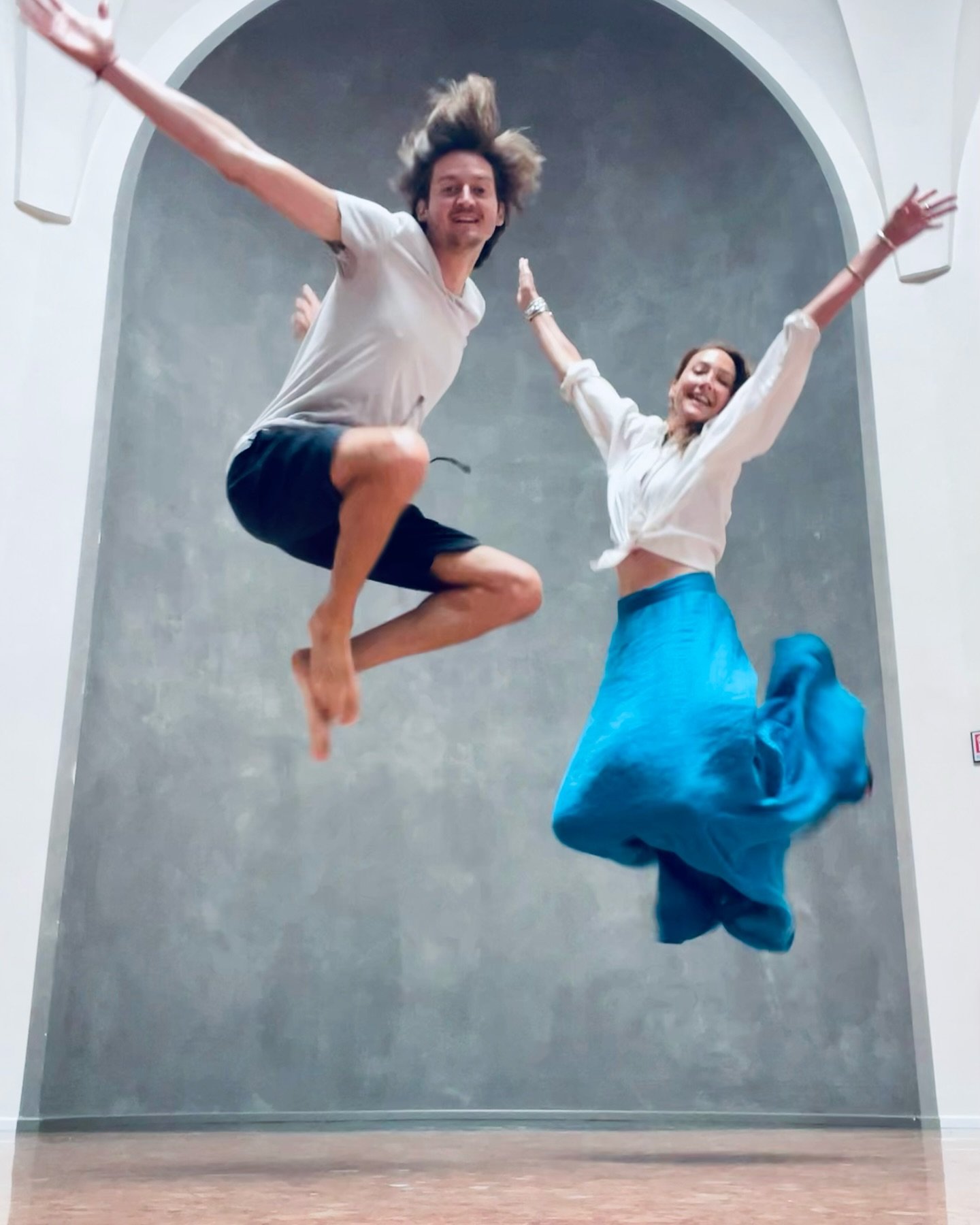 In the playground of Exploding frozen pictures, fantasy pictures and dying patterns
while fortifying root center worth and belonging
to springboard into Golden Standards! 
2025 can already be on your wishlist if you know what Im talking about 🔥&h