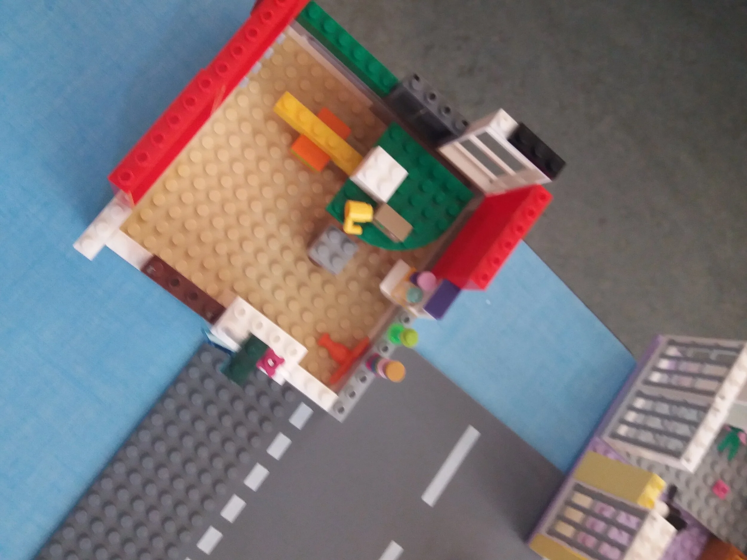 4B heeft bouwplannen en zet de buurt op stelten!