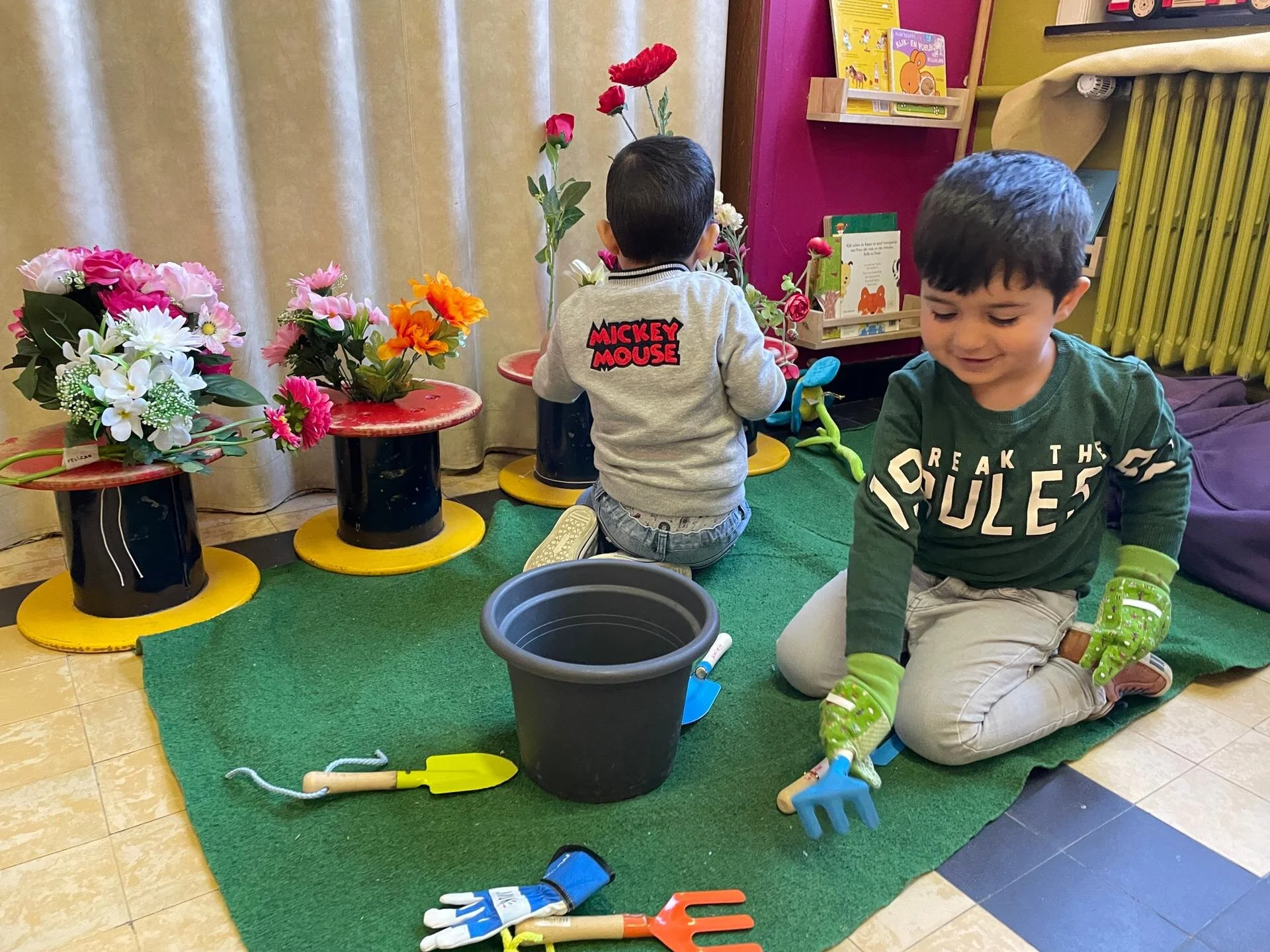 Een tuin vol bloemen 