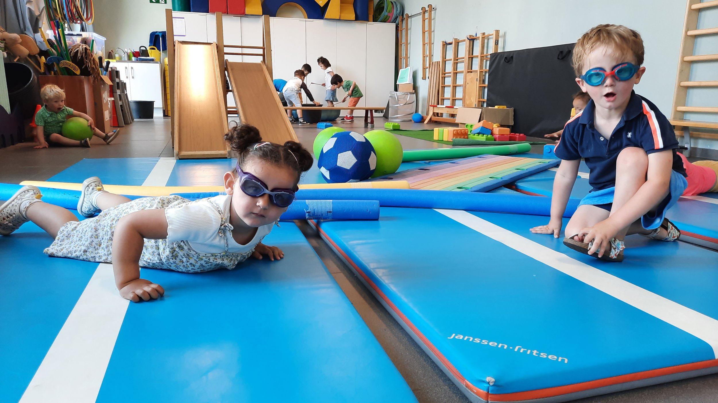 Garage Gust en zomerse taferelen in de sportzaal