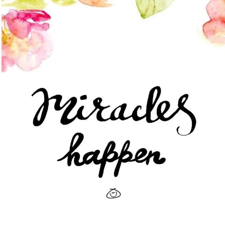Happy Wednesday! ☀️🌺

Je partage cette image pour vous confirmer ceci:  les miracles arrivent naturellement au quotidien à ceux et celles qui y croient.  Un miracle est tout simplement un changement de perspective:  comprendre que nous méritons pleinement le bonheur, le succès, l&rsquo;amour, l&rsquo;abondance sous toutes ses formes. Un miracle arrive naturellement quand l&rsquo;on transforme ses pensées de peur pour de la foi. Quand on choisit enfin d&rsquo;être heureux.  On laisse tomber le combat.  Quand l&rsquo;on finit par croire que nos rêves les plus chers méritent de se réaliser. 

Allez-vous attirer un miracle aujourd&rsquo;hui? Vous avez en vous la grande capacité de le faire. 🌷

Sharing these images to confirm that miracles DO happen naturally on a daily basis to those who believe in them. A miracle is simply a change of perspective: understanding that we fully deserve happiness, success, love, and abundance in all of its forms. 

A miracle happens naturally when 