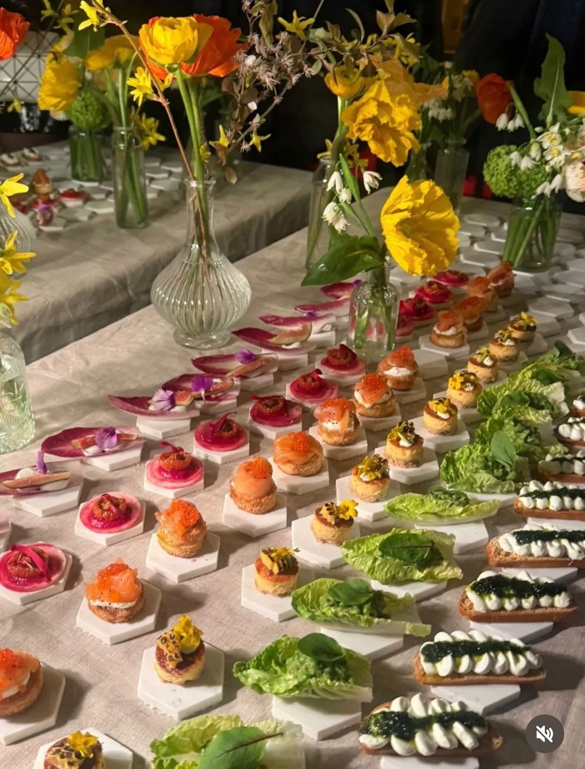 Rainbow Canap&eacute; Tables ❤️🧡💛💚💙💜

Please get in touch with our events team if you&rsquo;re interested in this table set up for your event. 

#canape #rainbowcanapes #canapetable #canapepresentation