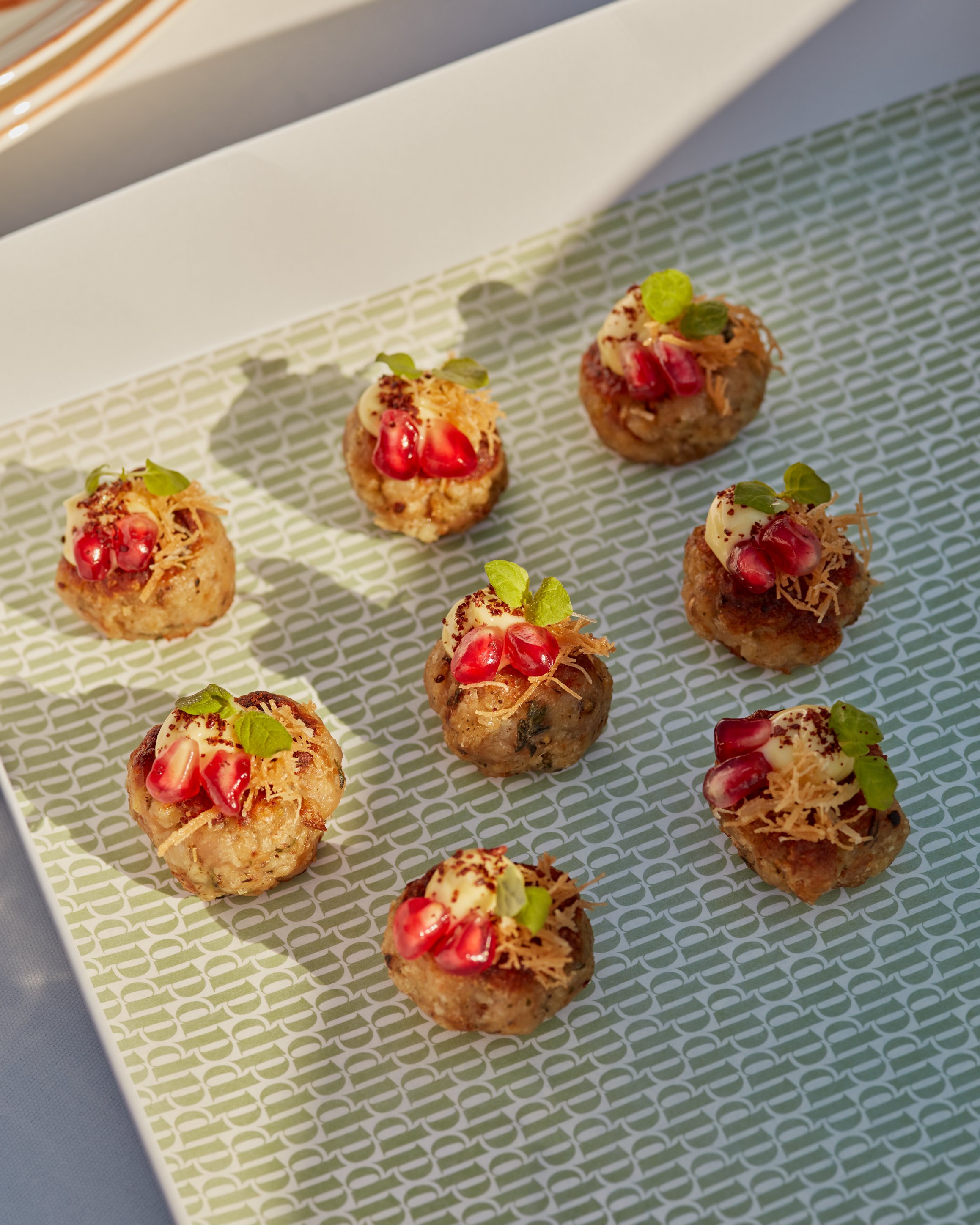 TAIL: Box of 40 Canapés