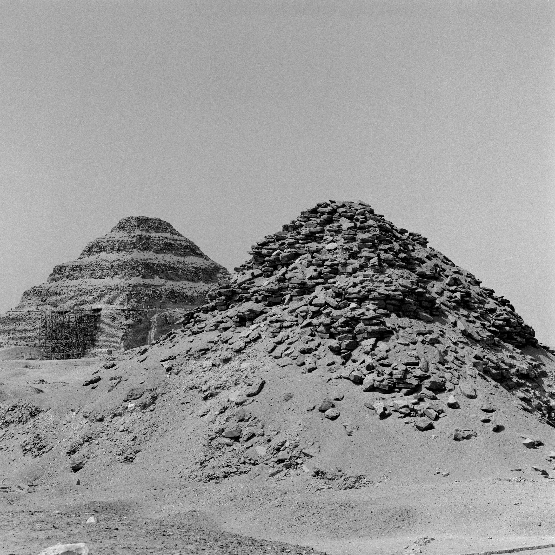 Pyramide d'Ouserkaf  (2465-2458), premier empereur de la Ve dynastie
