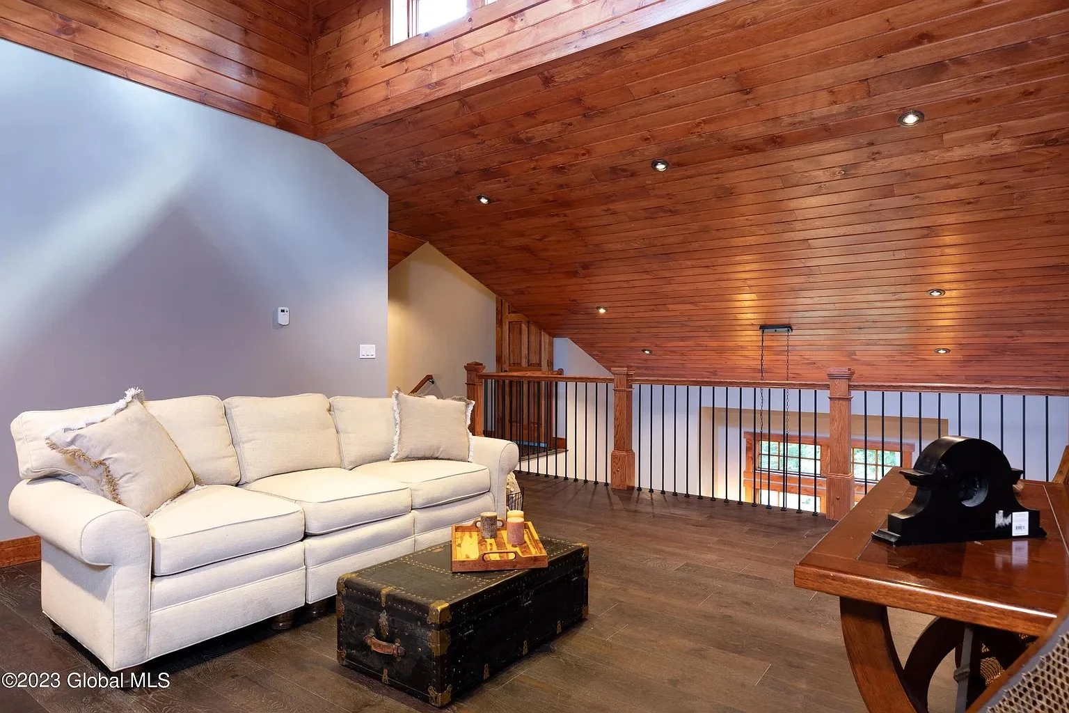 the woods loft area 1.jpeg