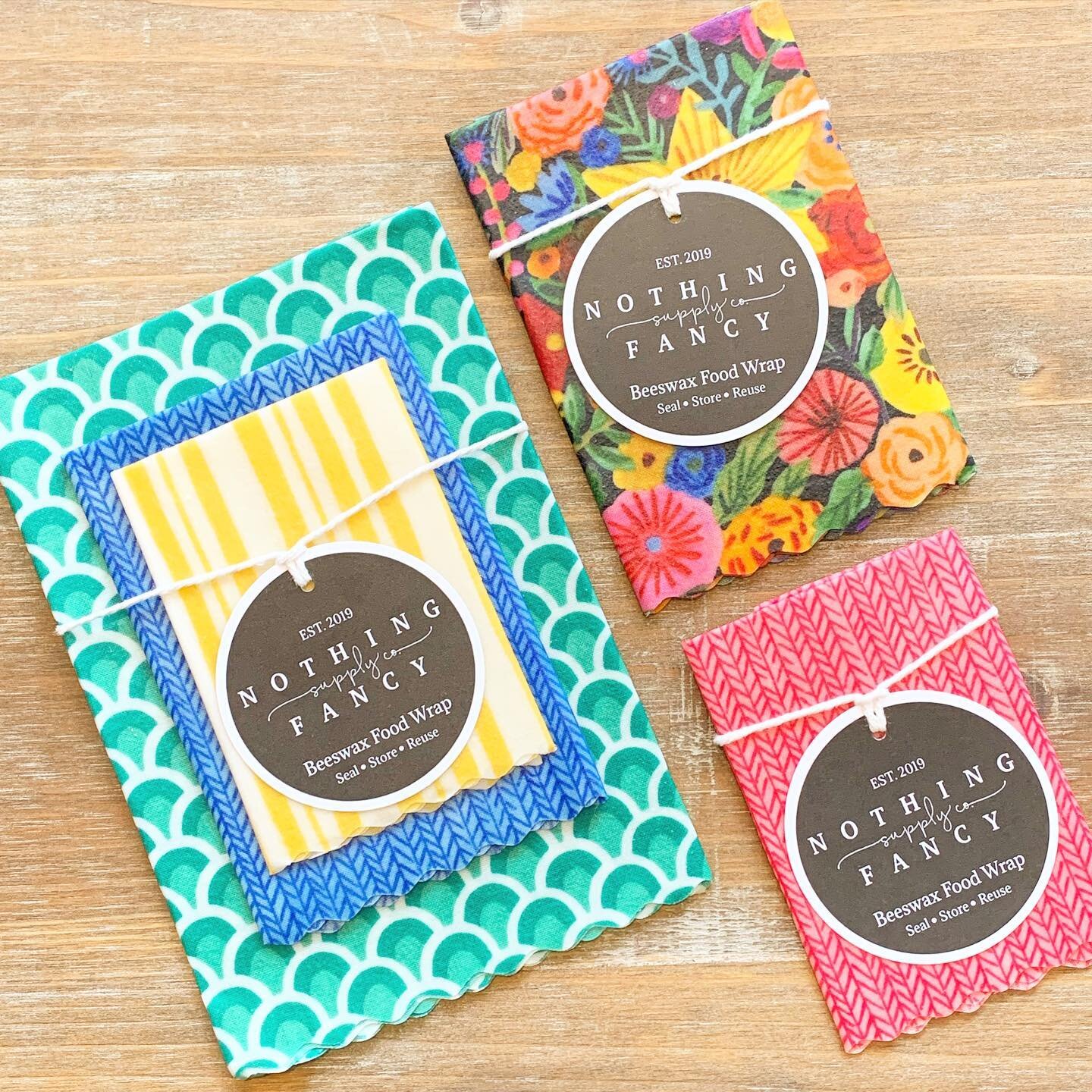 Goodbye, plastic wrap; hello beeswax wrap! 🌱 New line of pretty reusable food wraps now in the shop!!
.
.
.
#hudsonandperry #ameliaisland #fernandinabeach #shoplocal #loveamelia  #fernandinabeachmainstreet #beeswaxwraps