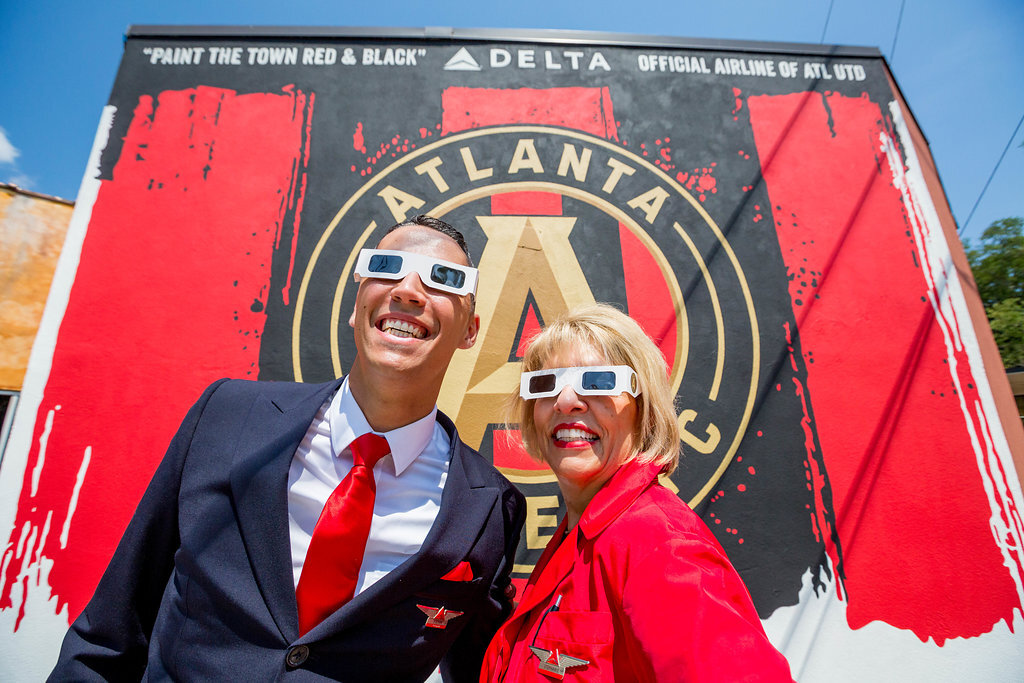 Delta,_Atlanta_United_paint_the_town_(36339801790) 2.jpg