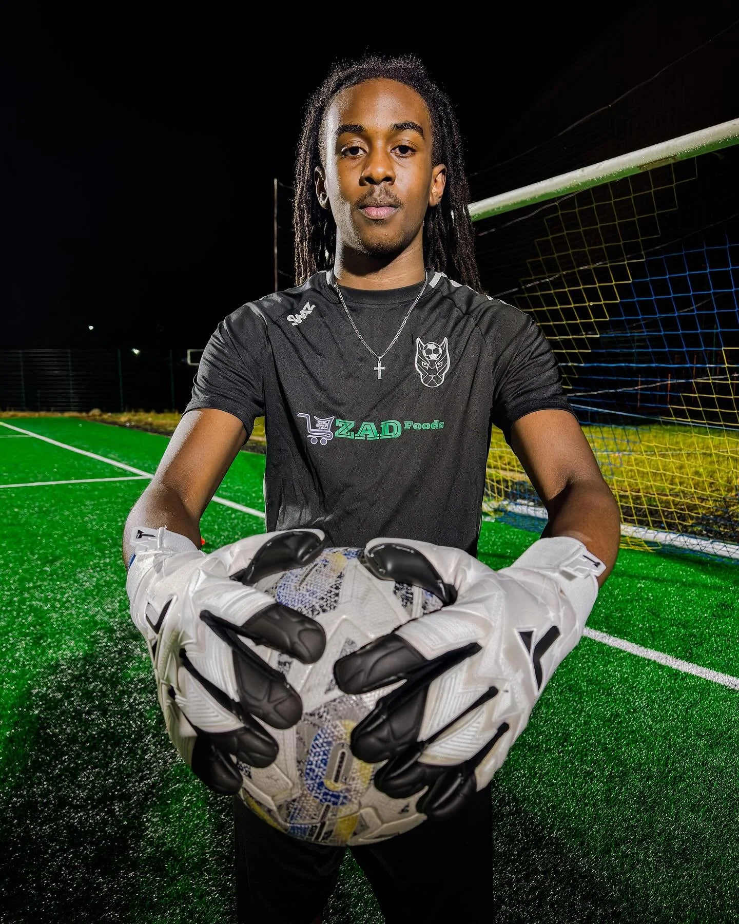 T1GEAR X ANGE KINAVUIDI 

Thank you for sponsoring our U18&rsquo;s goalkeeper and providing such quality gloves.🧤⚽

The quality speaks for itself😮&zwj;💨
Our keeper is loving them already! 

Check them out for goalkeeper gear @t1gear ✅

📸: @kreiss