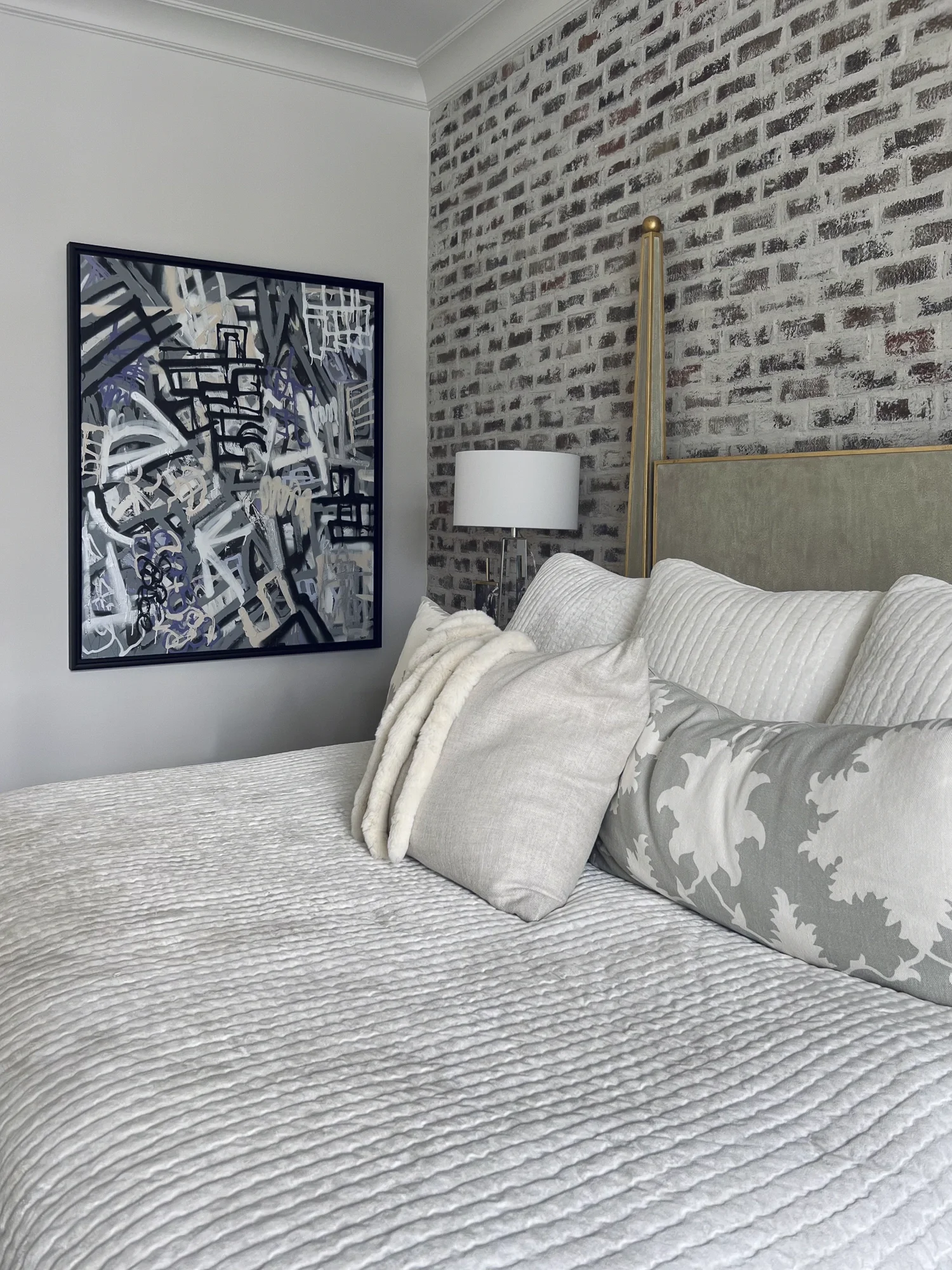 Space: Private Residence, Bedroom
Artist: Tracey Mose, Urban Expressionism