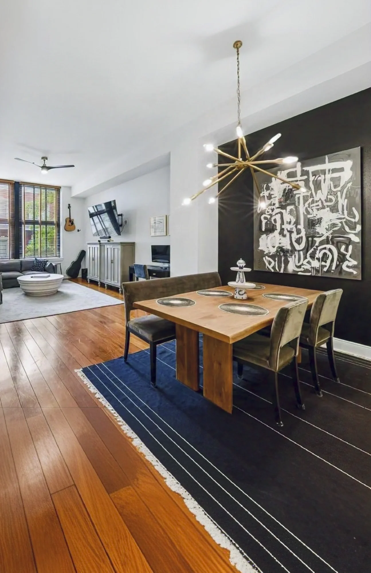 Space: Private Residence, Dining Area
Artist: Tracey Mose, Urban Expressionism