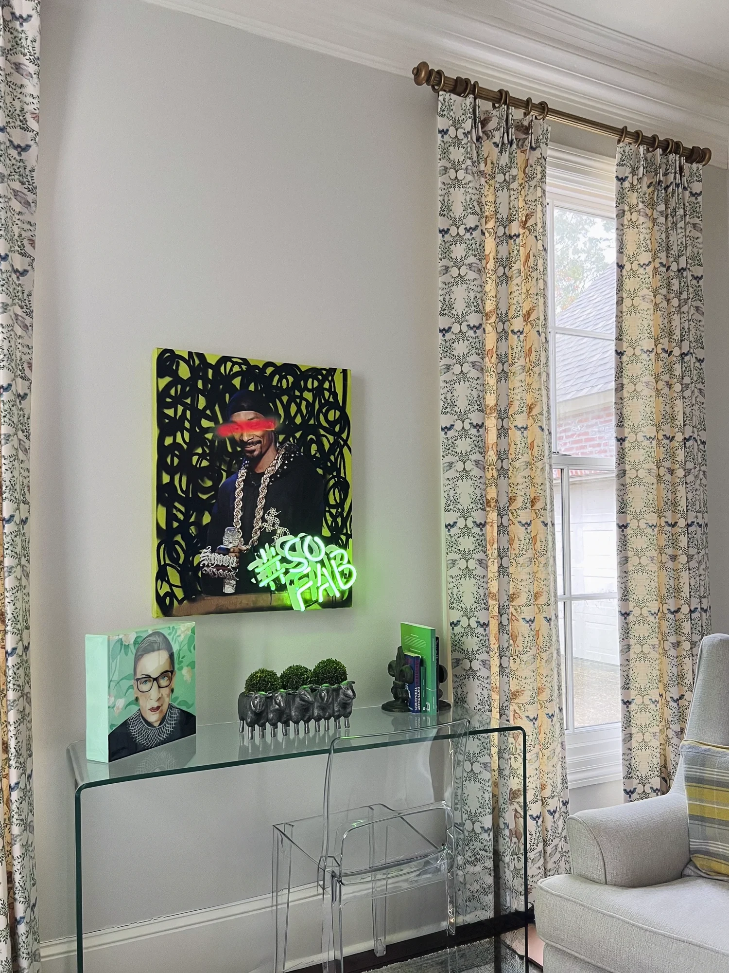 Space: Private Residence, Entertainment Area
Artist: Tracey Mose, Urban Expressionism