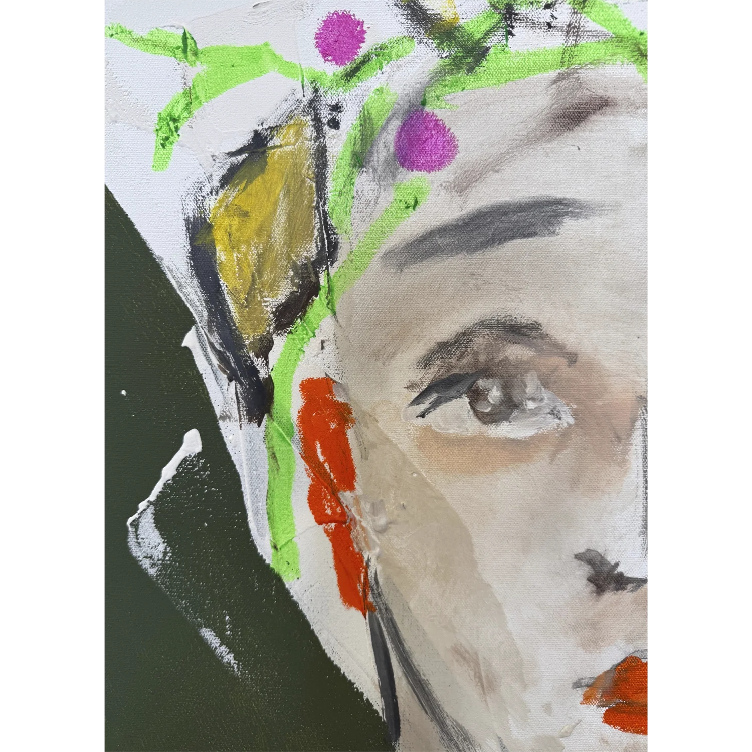 0926M10_COLLAB_UEEDITFIGUREWITHVINECROWN_2436-2.webp